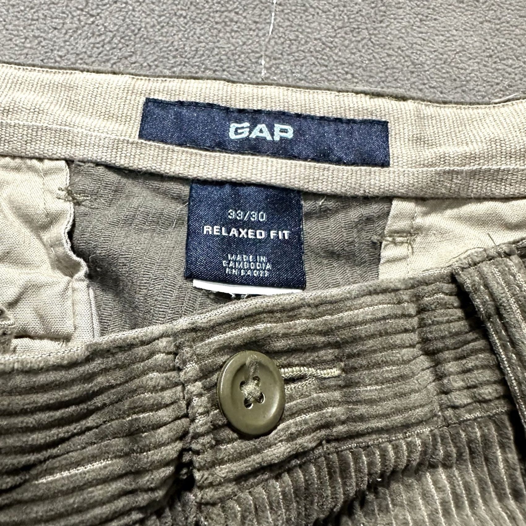 Gap Gap Corduroy Pants Mens 33x30 (Fits 32x24) Green Relaxed Fit Cuffed EUC Size US 33 - 7 Thumbnail