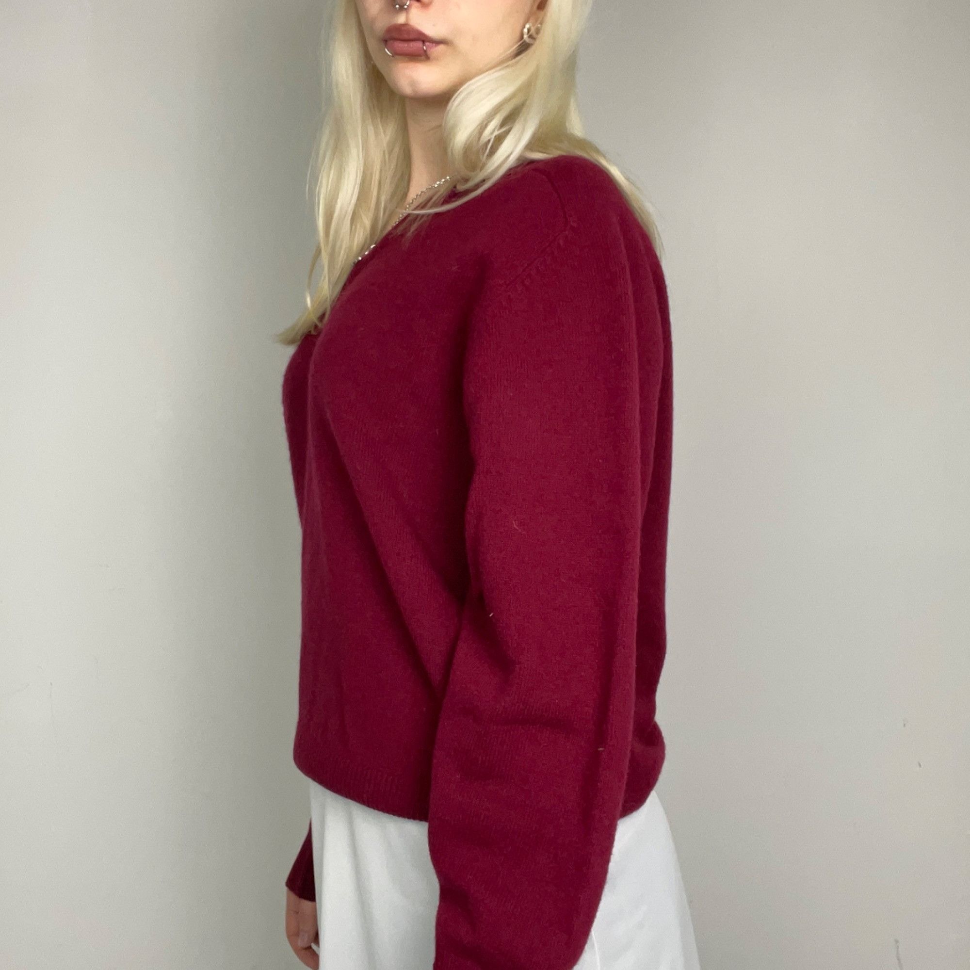 Eaton M - Vintage Wool Red V Neck Sweater Size US M / EU 48-50 / 2 - 2 Thumbnail