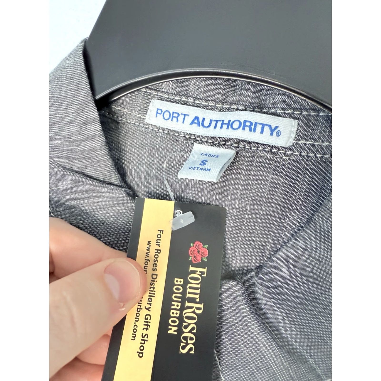 Port Authority Port Authority Four Roses Bourbon Shirt Womens S Button-Up Chambray Gray Long Sleeve Embroidered Logo NWT Size S / US 4 / IT 40 - 4 Thumbnail