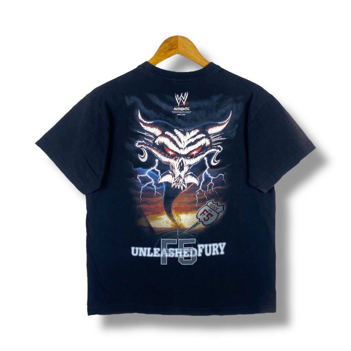 WWE Vintage 00's BROOK LESNAR F5 Unleashed Fury Wrestling Tee Size US M / EU 48-50 / 2 - 1 Thumbnail