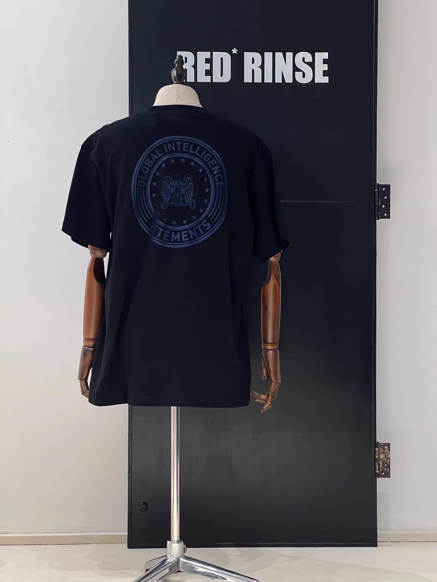 Vetements Vetements Edition Short Sleeve T‑shirt。 Q13 Size US M / EU 48-50 / 2 - 2 Thumbnail