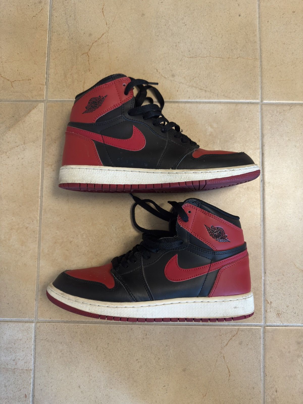 Jordan Brand Jordan 1 Retro High OG “Bred Banned” (2016) – GS Size 7Y Size US 7 / EU 40 - 1 Thumbnail