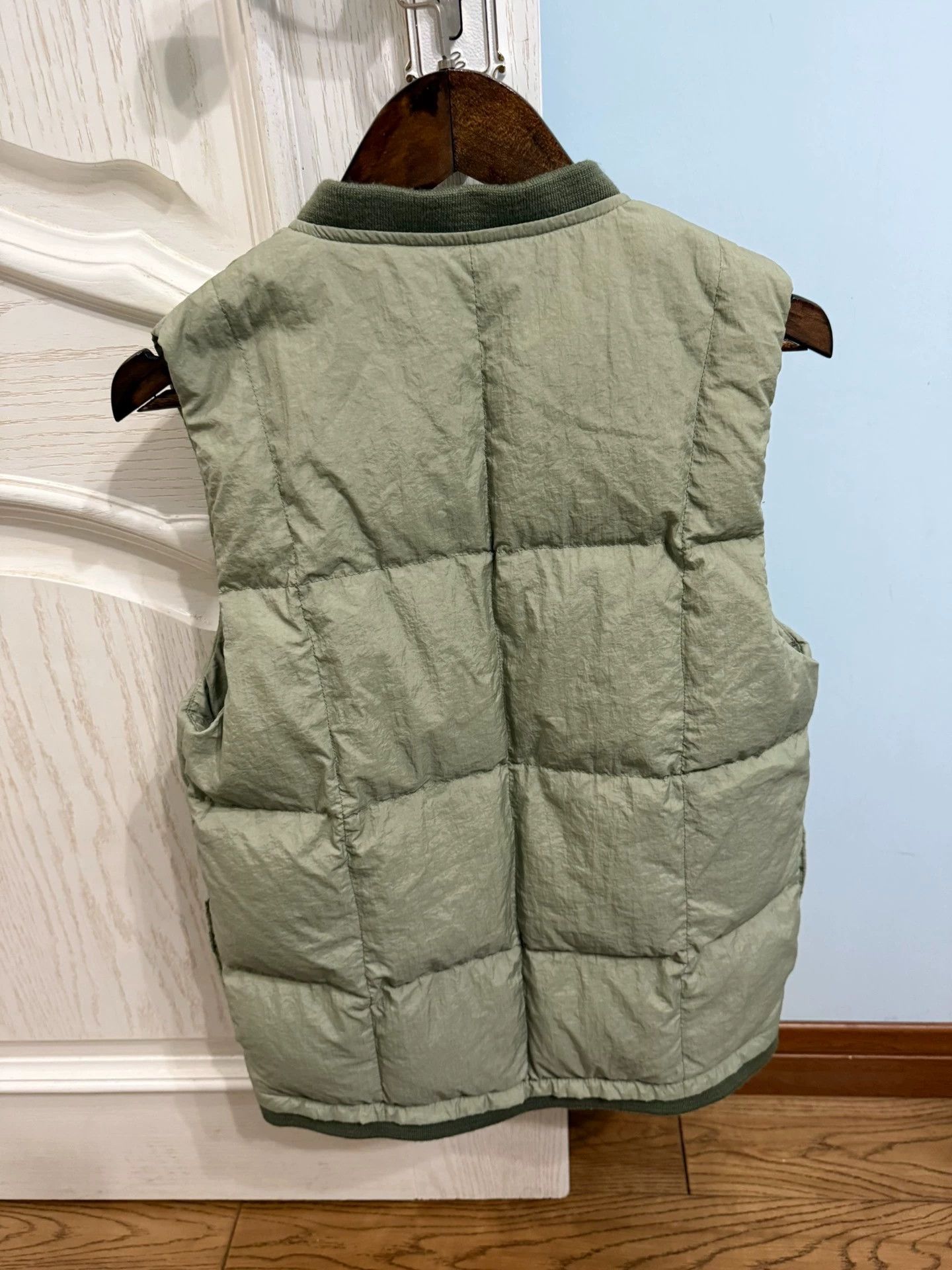 Jil Sander Jil Sander down vest in light green Size XXS / US 00 / IT 34 - 2 Thumbnail