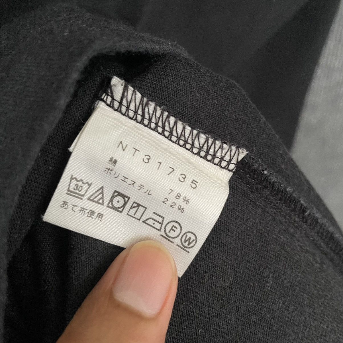 The North Face Vintage TNF Essentials T Shirt Black on Black Size US M / EU 48-50 / 2 - 5 Thumbnail