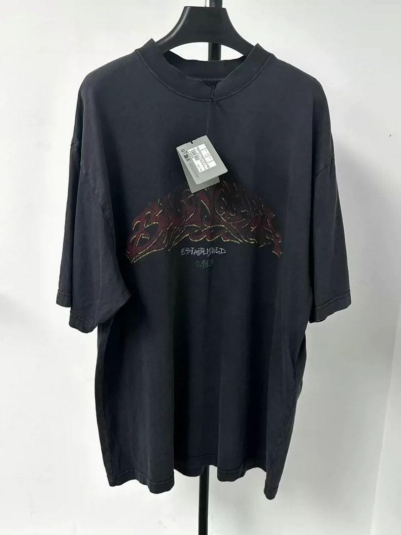 Balenciaga Balenciaga Casual Crew Neck Short Sleeve T-Shirt Men's Gre Size US L / EU 52-54 / 3 - 1 Thumbnail