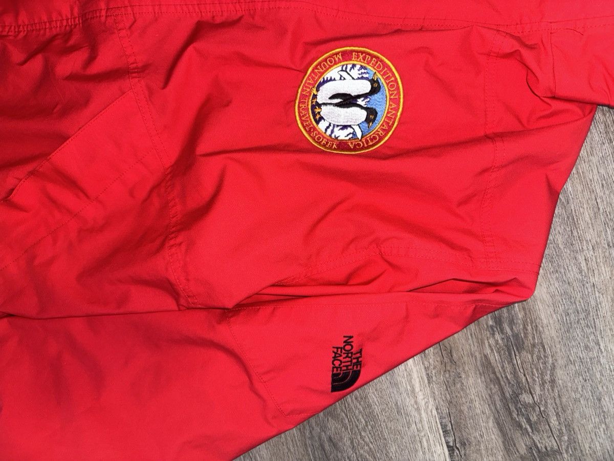 The North Face The North Face Red Hooded Adjustable Jacket Men's Gor-Tex Size US L / EU 52-54 / 3 - 2 Thumbnail