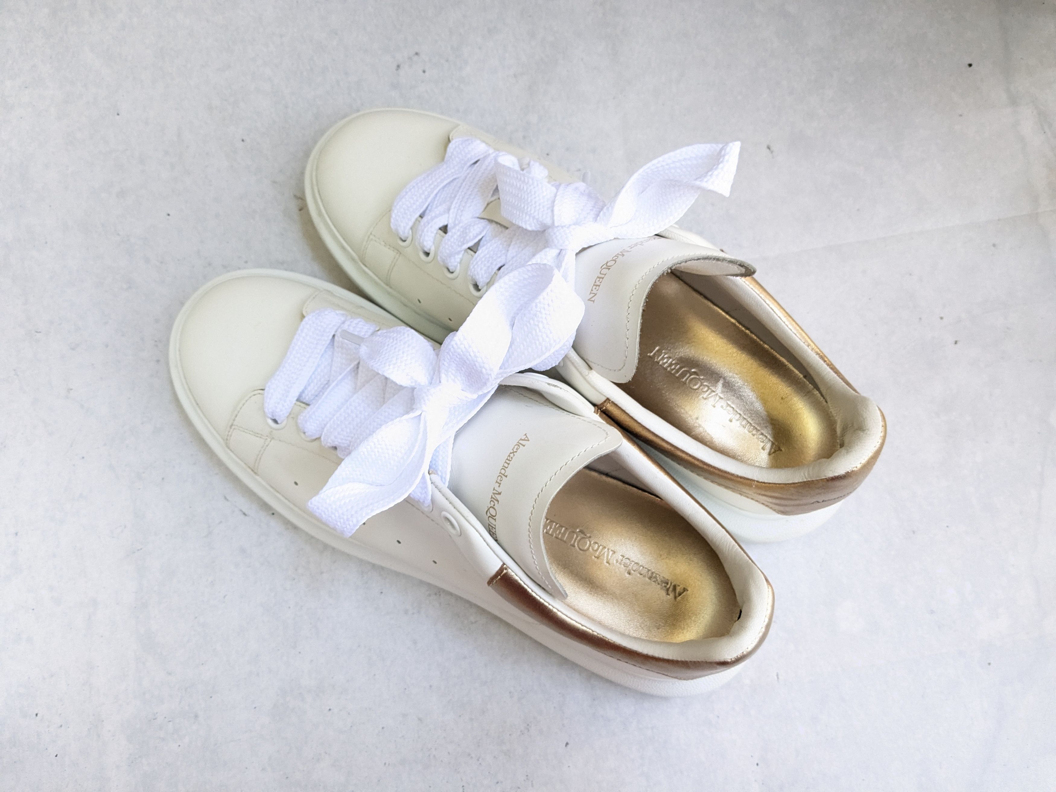 Alexander McQueen Alexander McQueen Oversized Larry Sneakers White Gold 12 45 Size US 12 / EU 45 - 13 Thumbnail