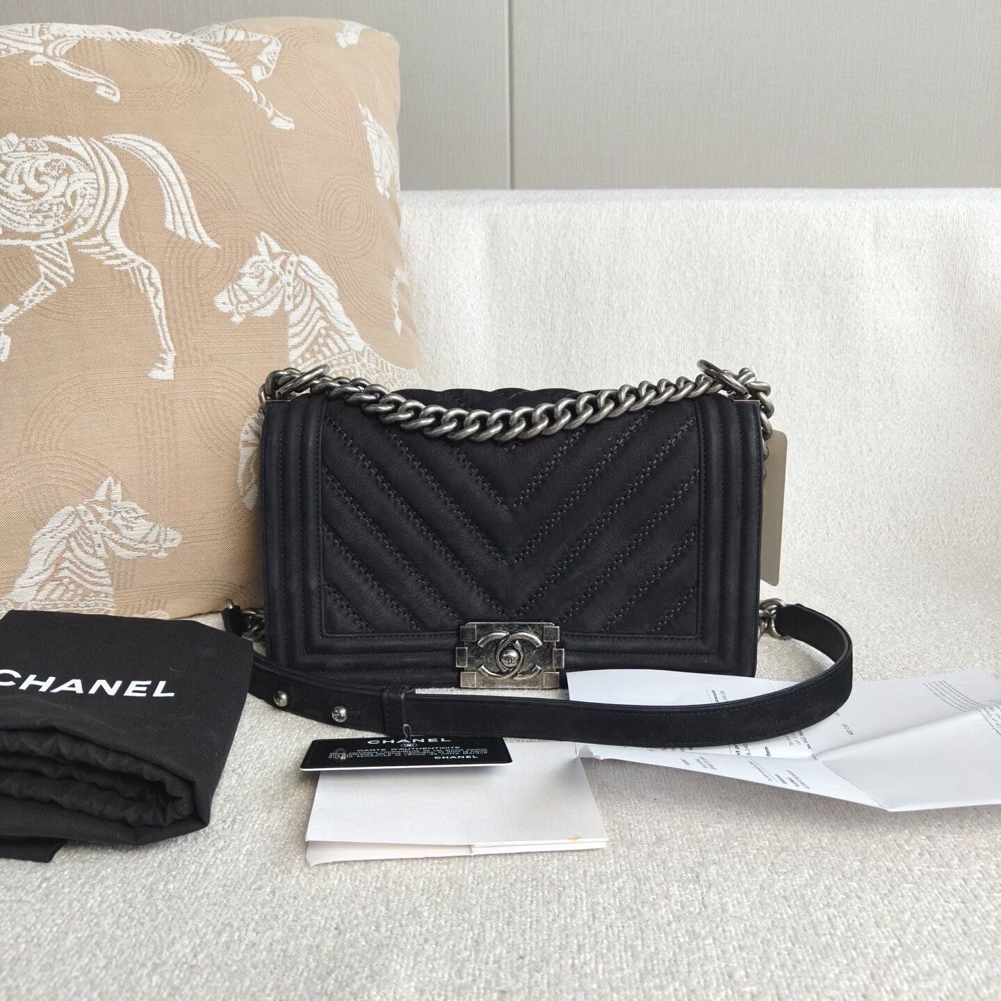 Chanel Pre-loved Bag Very good condition Size ONE SIZE - 1 Thumbnail