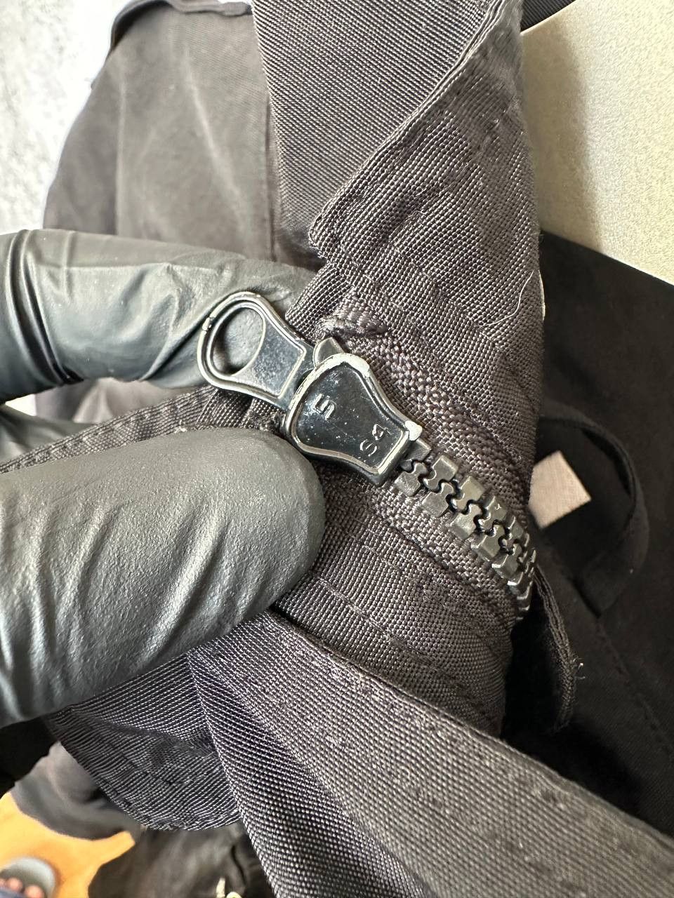 Versace RRP $1265 Versace Classic Black Waterproof Field Rain Jacket Size US L / EU 52-54 / 3 - 13 Thumbnail