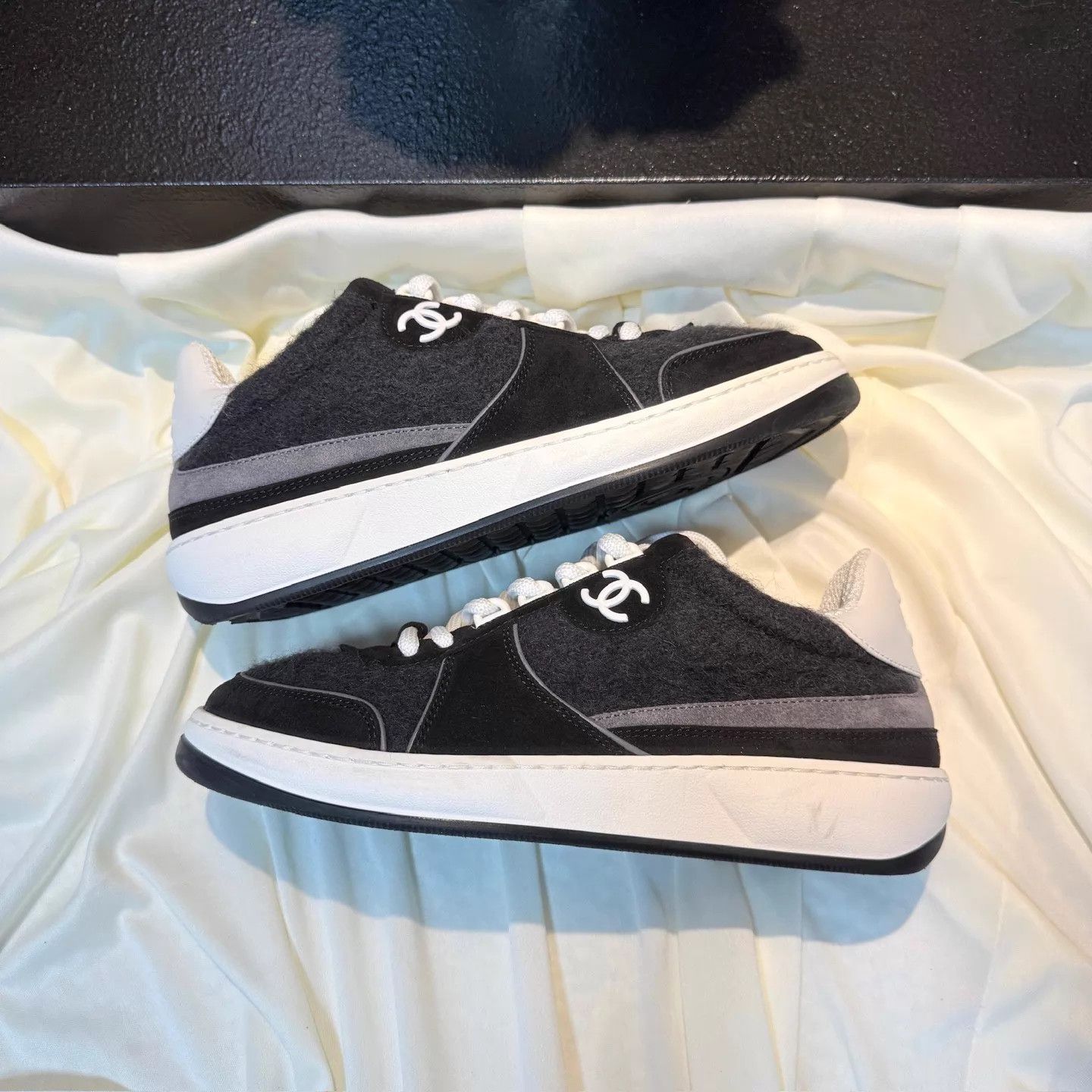 Chanel CHANEL 24B B&W CC Panda Sneakers 36 99% nh3165 Size US 5.5 / IT 35.5 - 5 Thumbnail