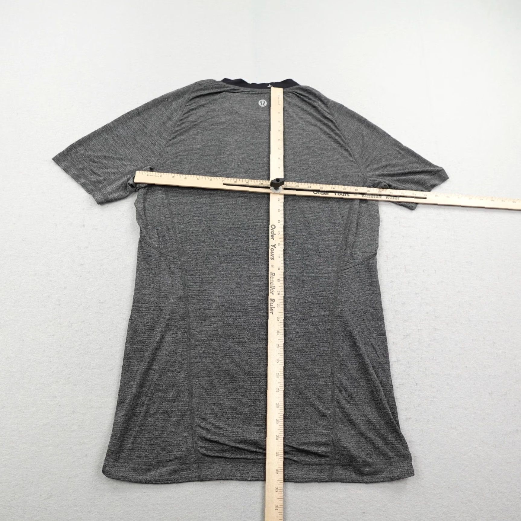 Lululemon Lululemon Shirt Mens Large Gray Lightweight Performance Athletic Workout Gym Size US L / EU 52-54 / 3 - 4 Thumbnail
