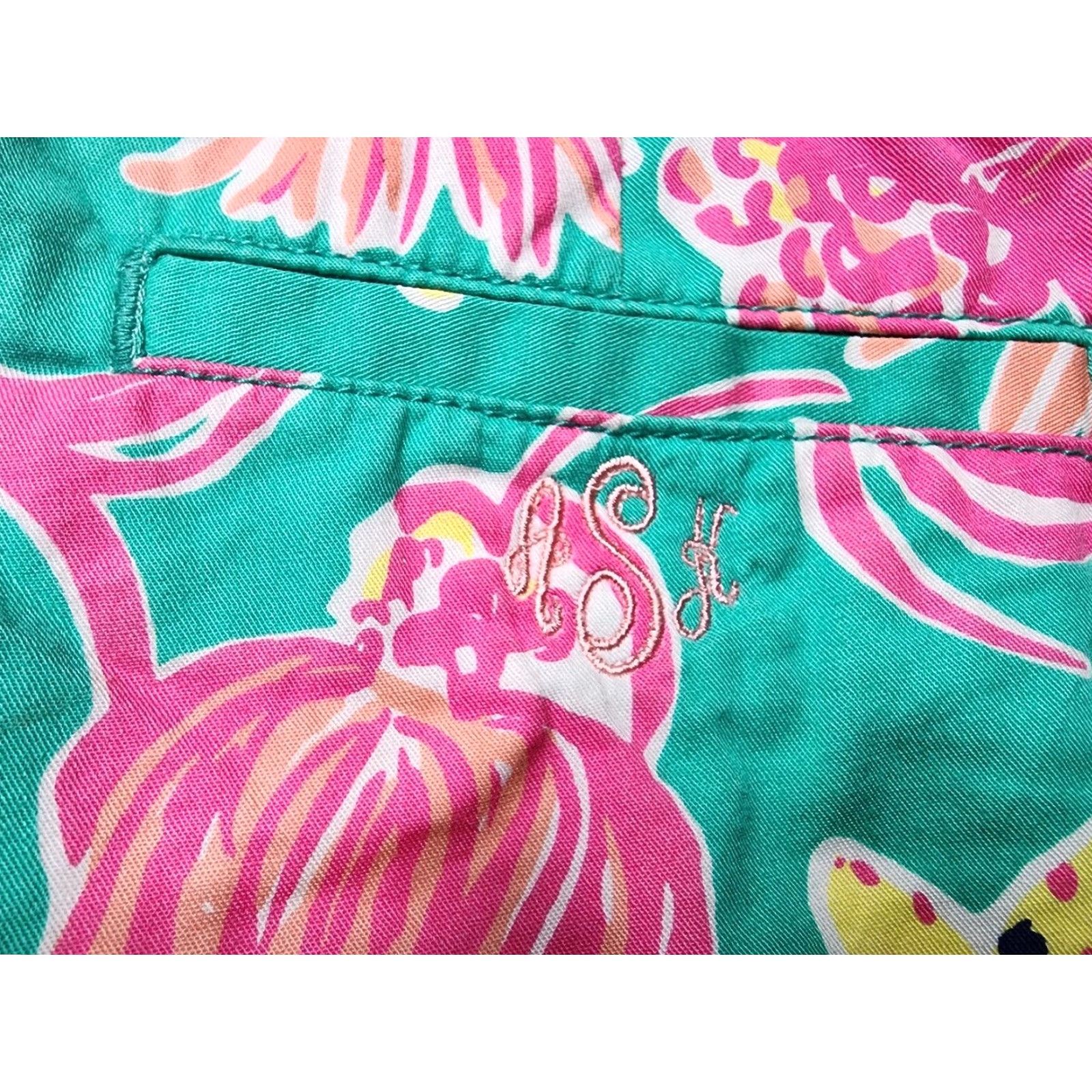 Lilly Pulitzer VINTAGE Lilly Pulitzer Shaggin Callahan Shorts Monogram Lagoon Green 00? Size 24" / US 00 / IT 34 - 3 Thumbnail