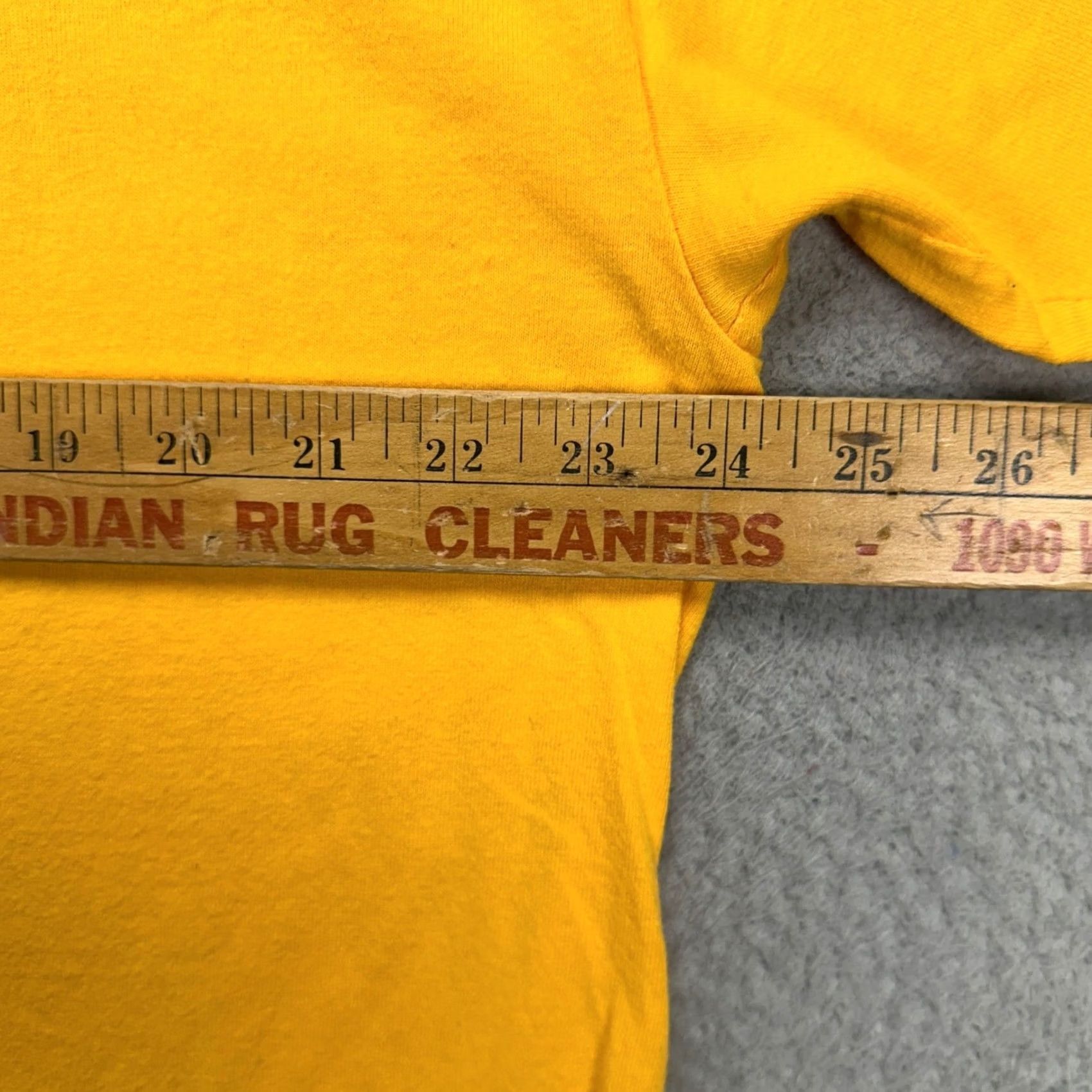 Vintage Michigan Mom T-Shirt XL Yellow Short Sleeve Crew Neck Cotton Steve & Barry's Mens Tee Size US XL / EU 56 / 4 - 6 Thumbnail