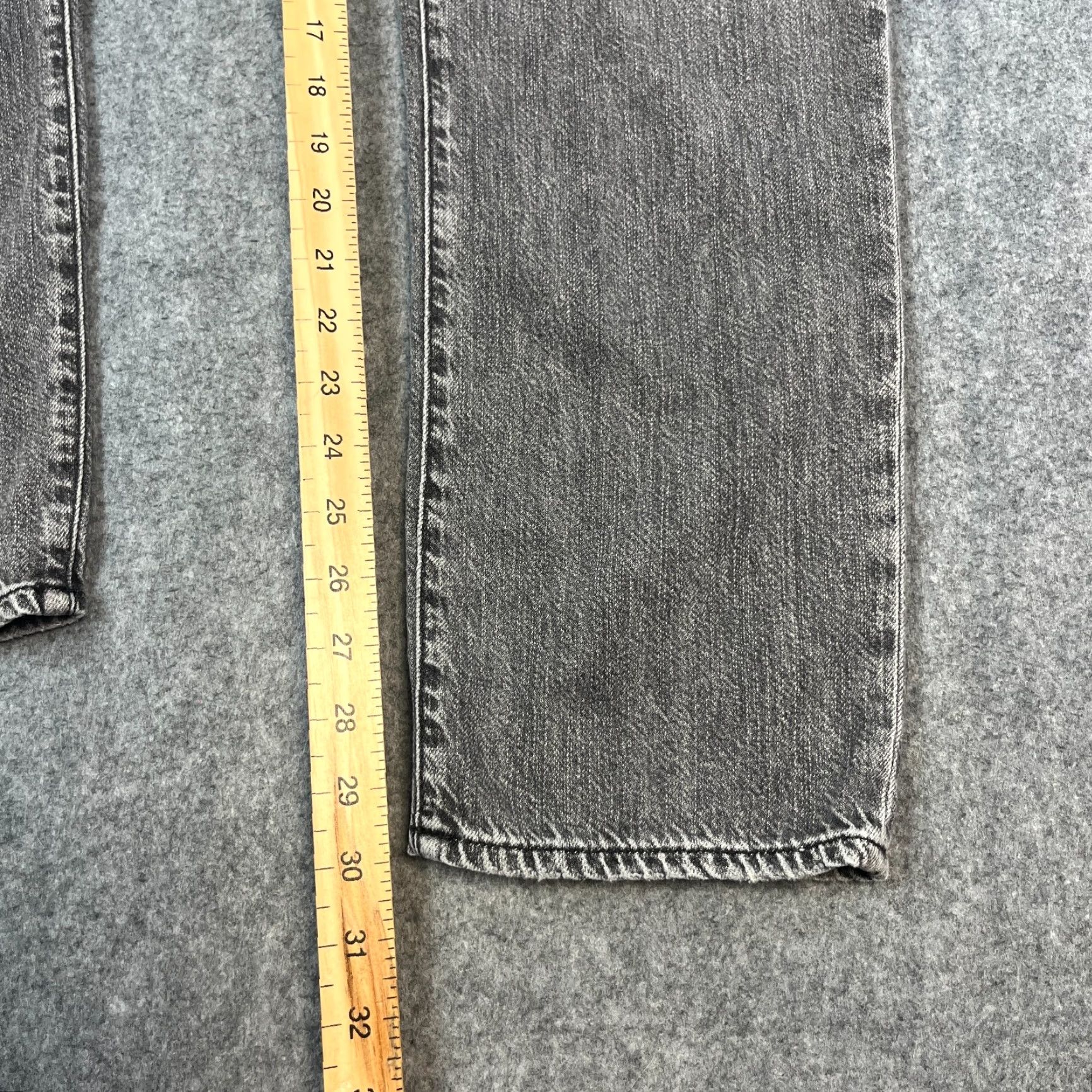 Vintage Emporio Armani Jeans Womens Straight 28 Medium Wash Grey High Waist J15 Jeans 28 in Denim Cotton Lyocell Regular Womens Size 28" / US 6 / IT 42 - 4 Thumbnail