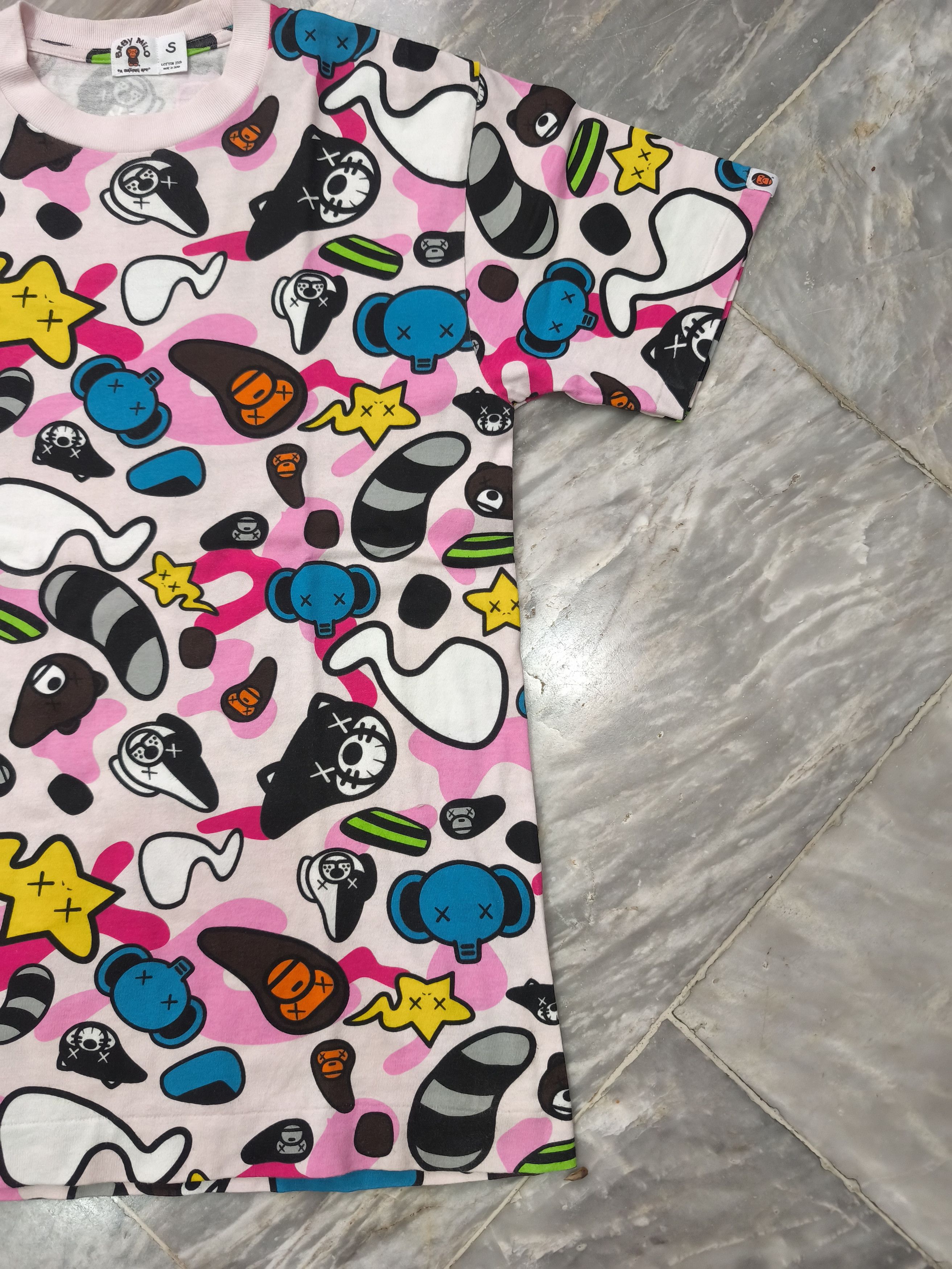Bape × Kaws RARE OG BAPE BABY MILO x KAWS SAFARI TEE Size US S / EU 44-46 / 1 - 3 Thumbnail
