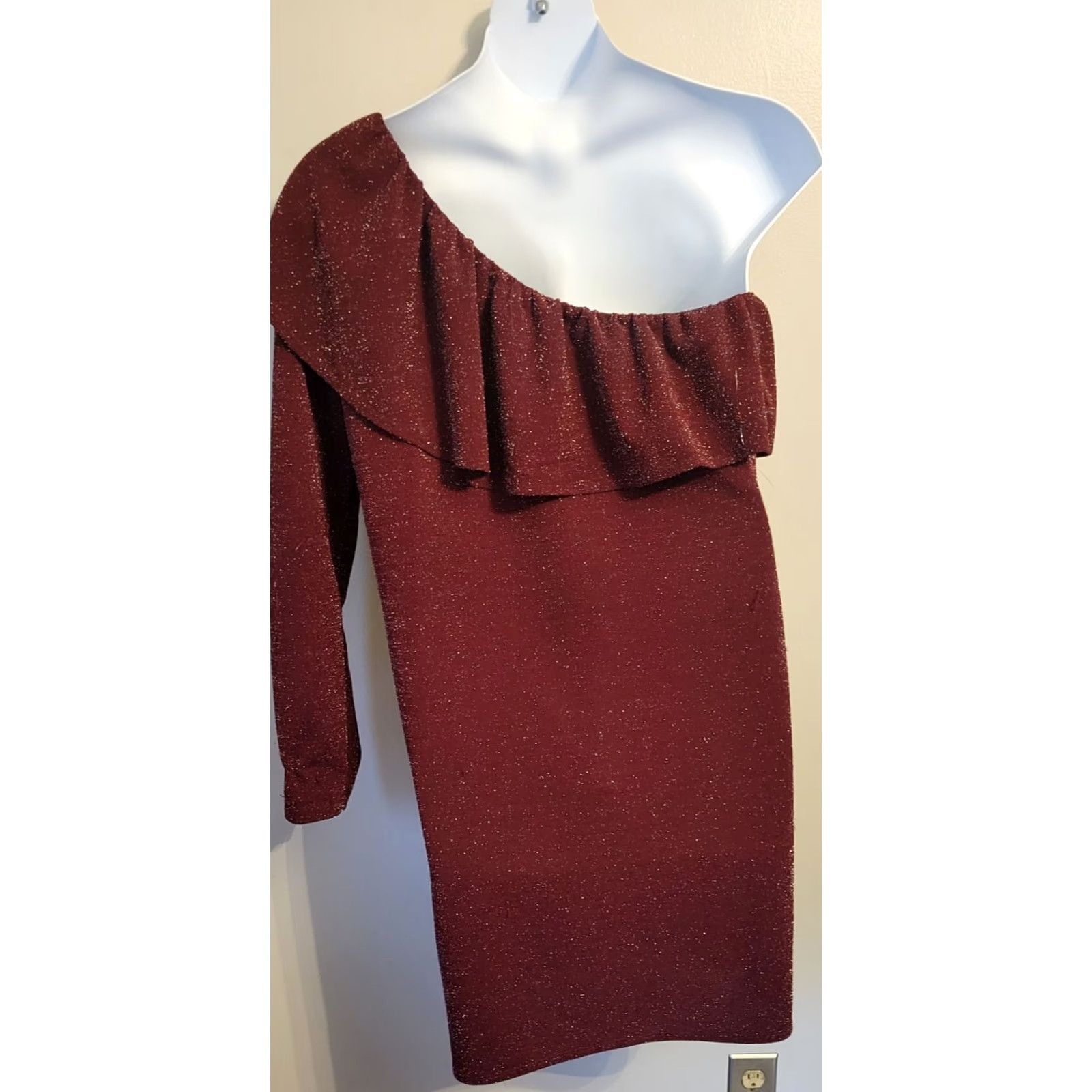 Vintage Love J Burgundy Sparkle One Shoulder Dress Bodycon Knee Length Ruffle 2XL Womens Plus Size Night Party Cocktail Holiday Festive Womens Dress Size XXL / US 16-18 / IT 52-54 - 2 Thumbnail