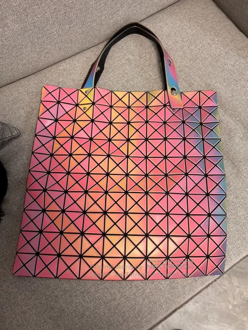 Issey Miyake Issey Miyake Pink Gradient Quilted Bag Size ONE SIZE - 1 Thumbnail