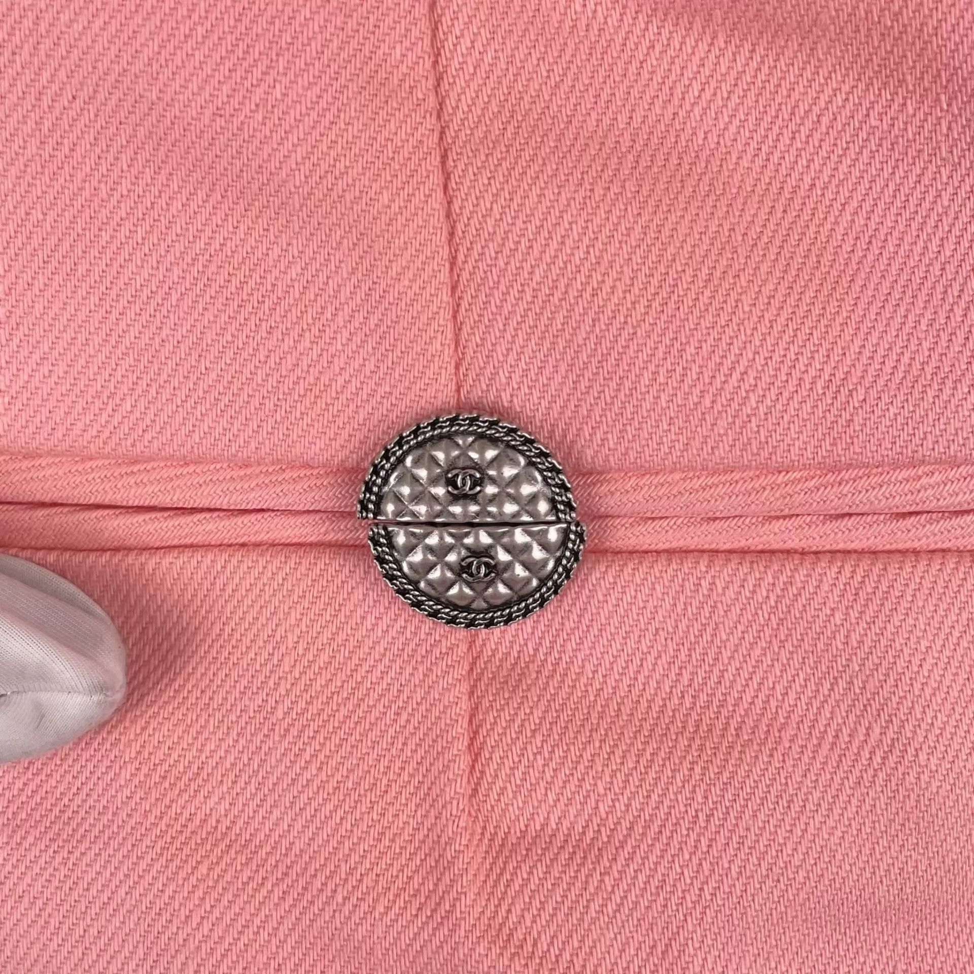 Chanel Chanel Women's Pink Suit w/ Detachable Bag Size XS / US 0-2 / IT 36-38 - 8 Thumbnail