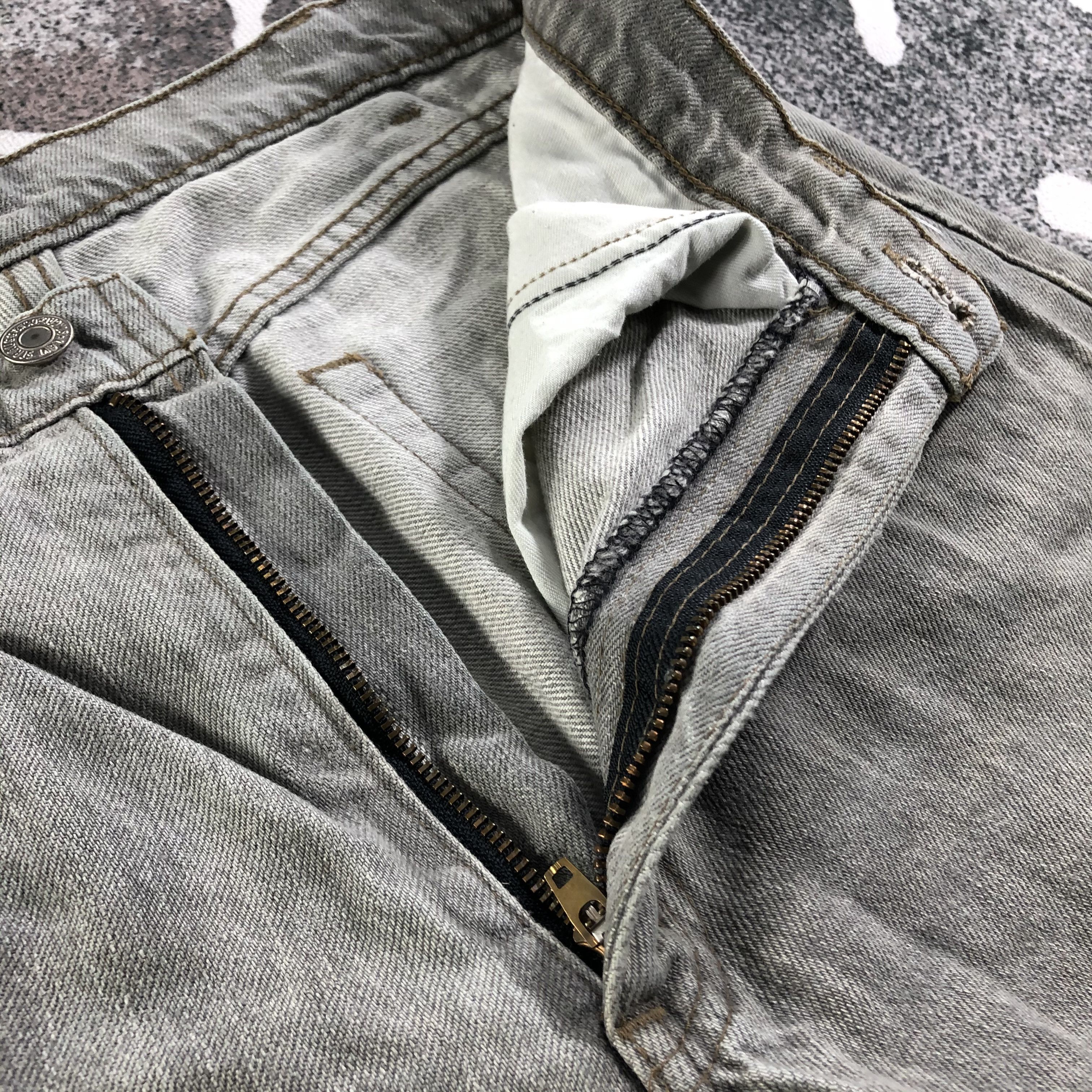 Levi's Vintage Levis 503 Jeans Distress Faded Gray Denim KJ2447 Size US 31 - 8 Thumbnail