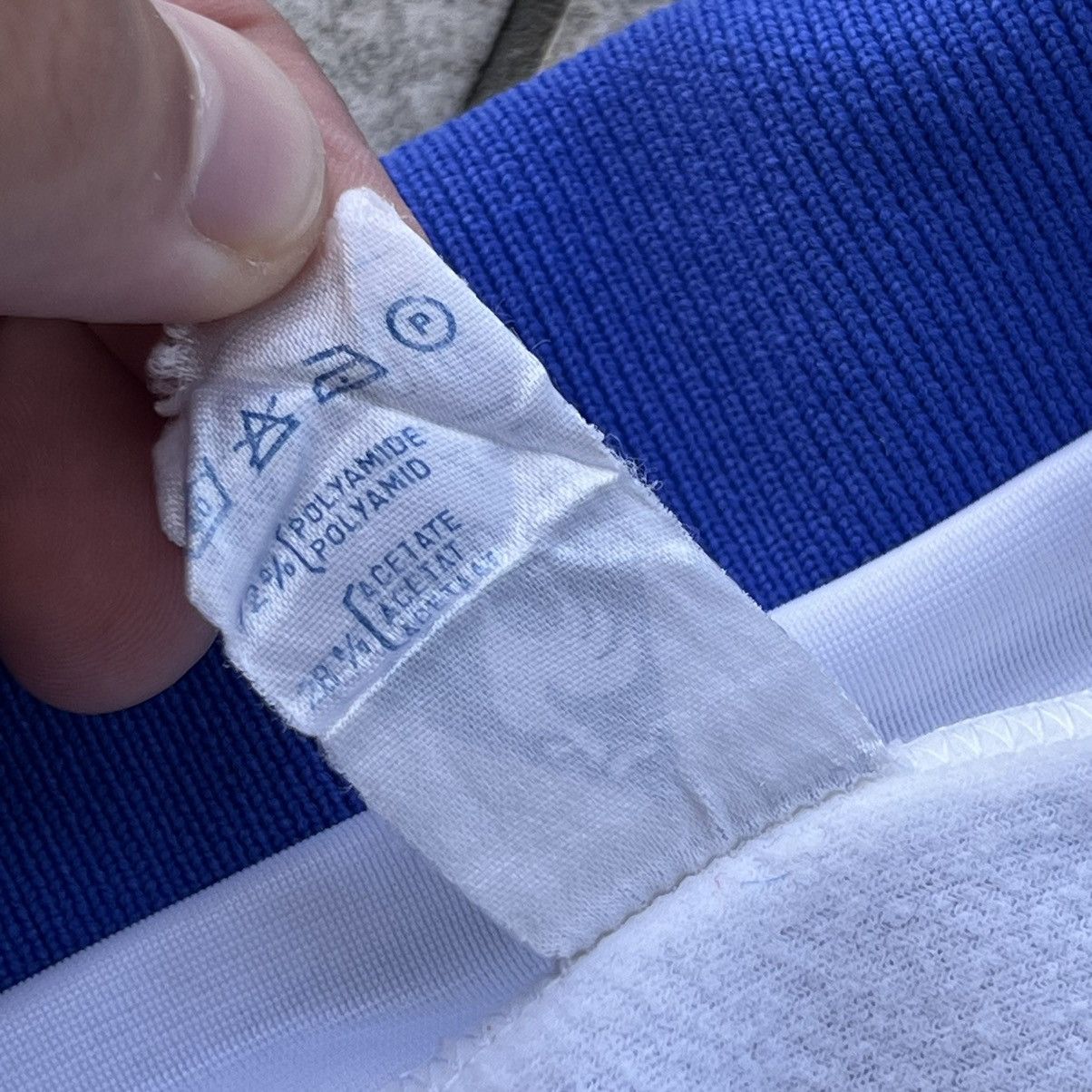 Le Coq Sportif Vintage 1982–83 FC Lausanne-Sport Home Jersey Le Coq Sportif Size US M / EU 48-50 / 2 - 7 Thumbnail