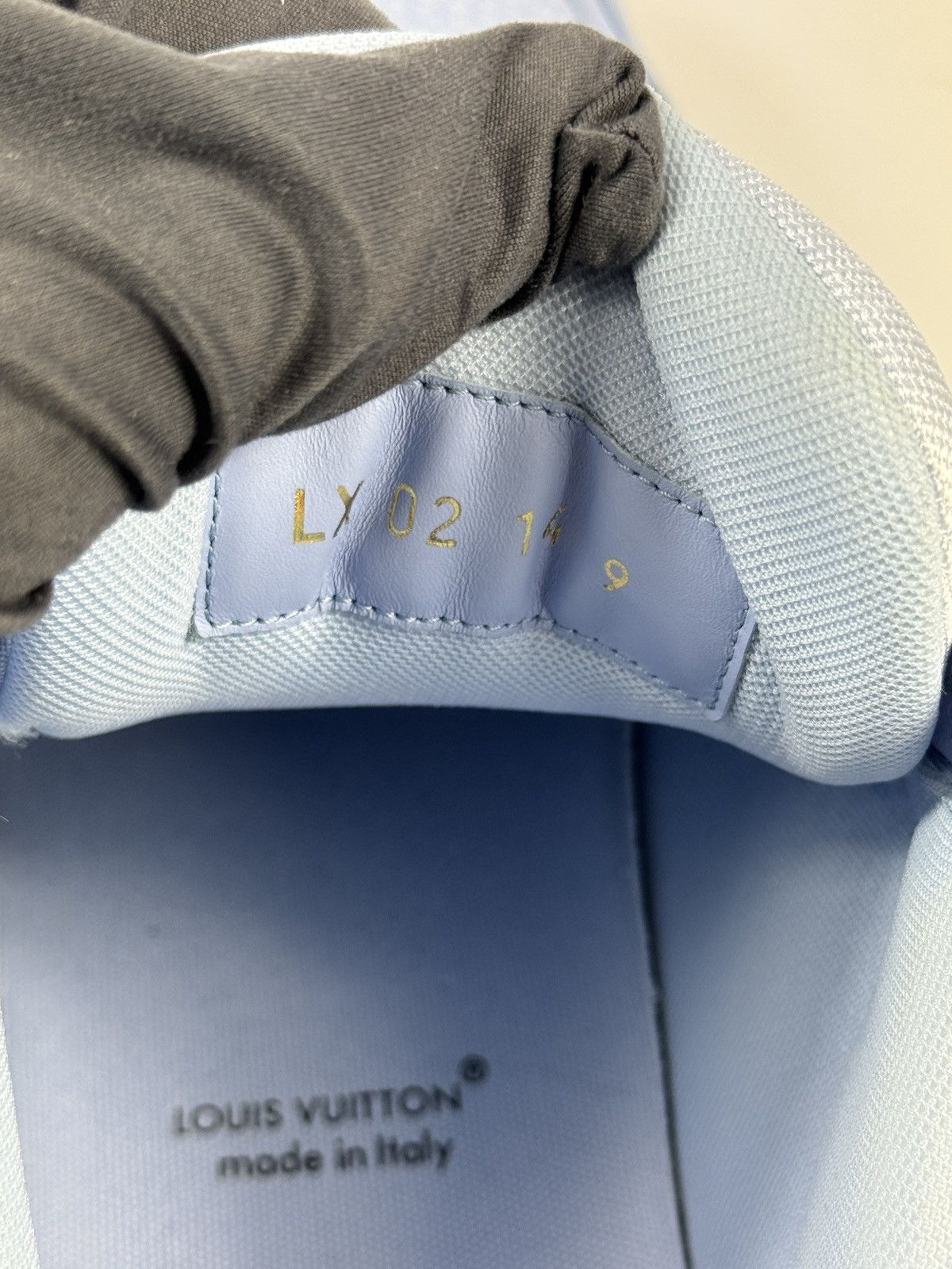Louis Vuitton CLASSIC LOGO SNEAKERS Size US 11 / EU 44 - 11 Thumbnail