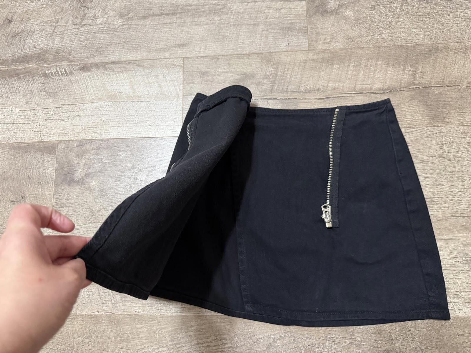 Pacsun Pacsun black asymmetrical zip-up wrap mini skirt Size 42" / US 20 - 2 Thumbnail