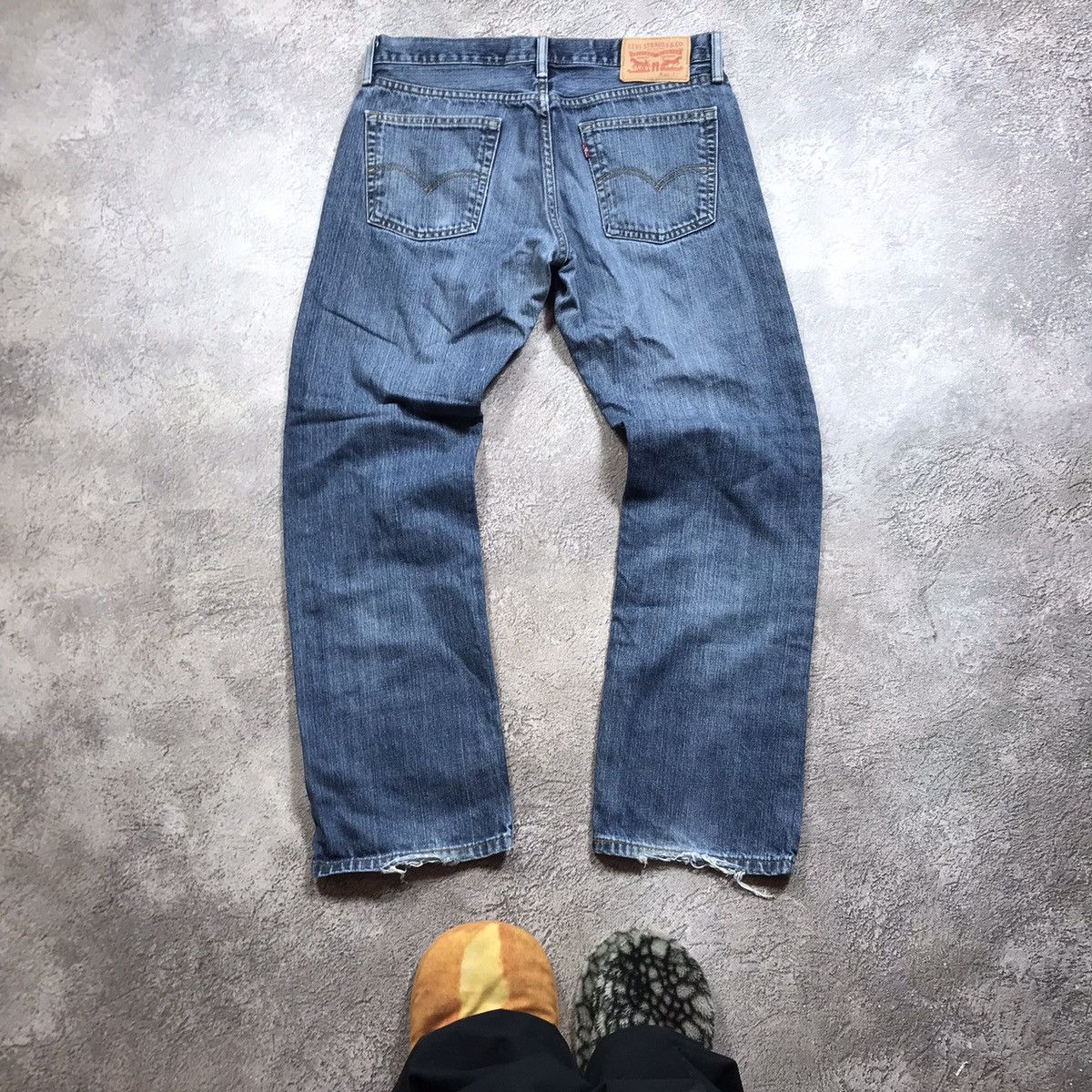 Vintage Vintage 90s Levis Distressed Baggy Jeans Thrashed Grunge 32 Size US 32 / EU 48 - 2 Thumbnail