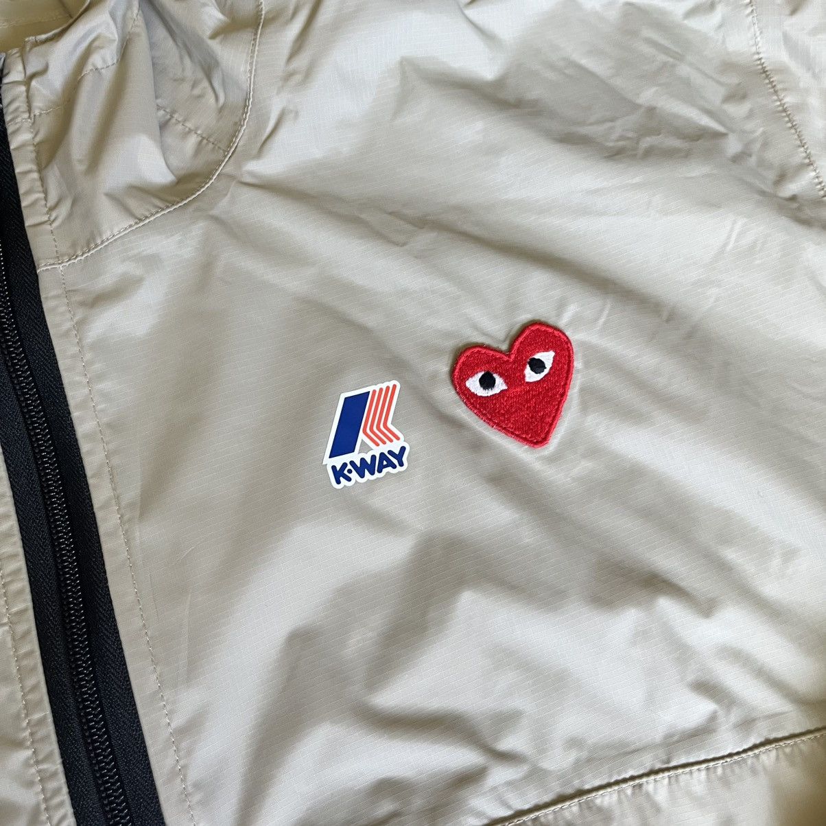 Comme des Garcons PLAY × K-Way Comme des Garcons Play K Way Full Zip Packable Jacket Beige Size US XXL / EU 58 / 5 - 5 Thumbnail