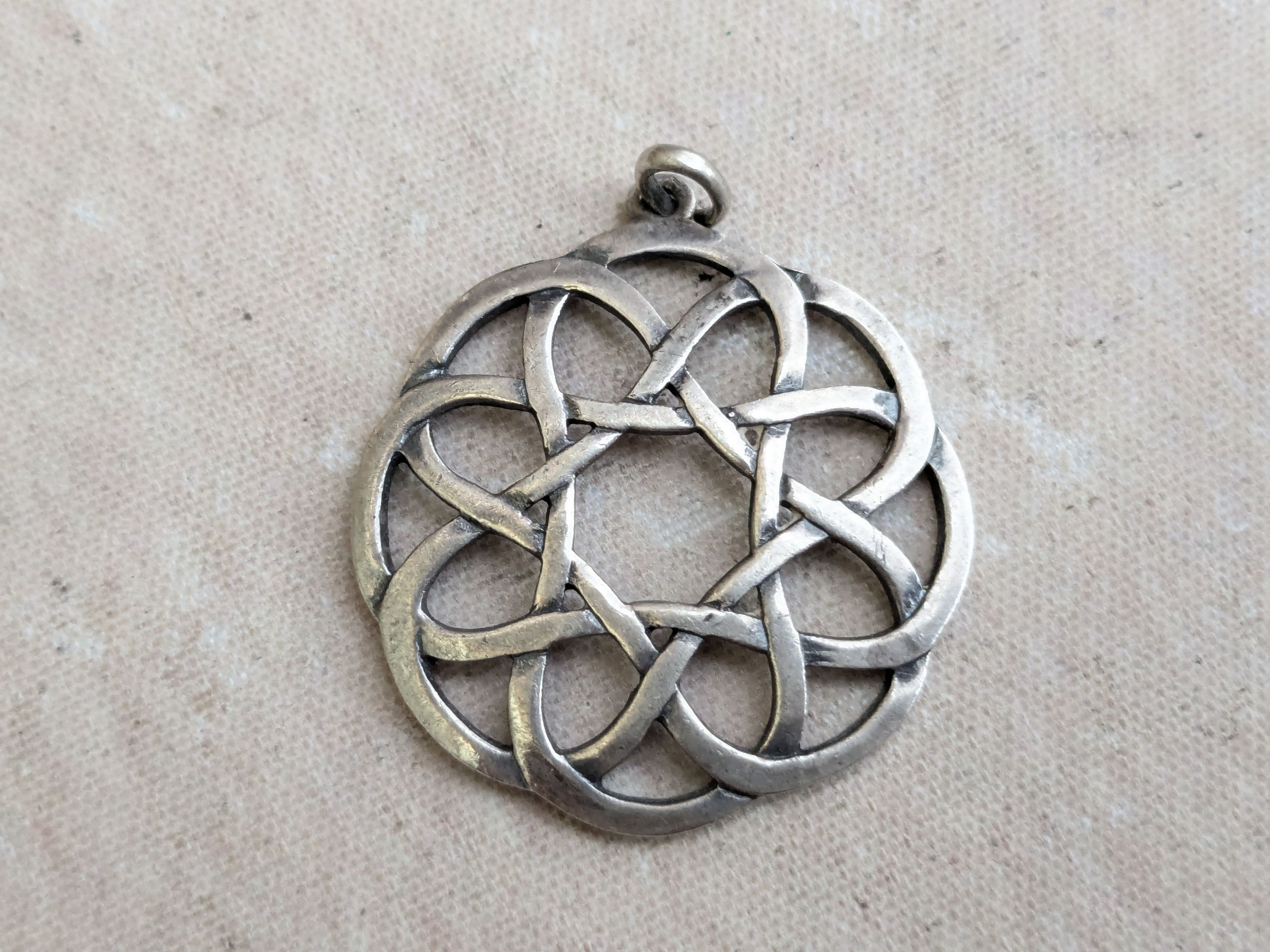 Sterling Silver Vintage Sterling Pendant Celtic Knot Flower Size ONE SIZE - 5 Thumbnail