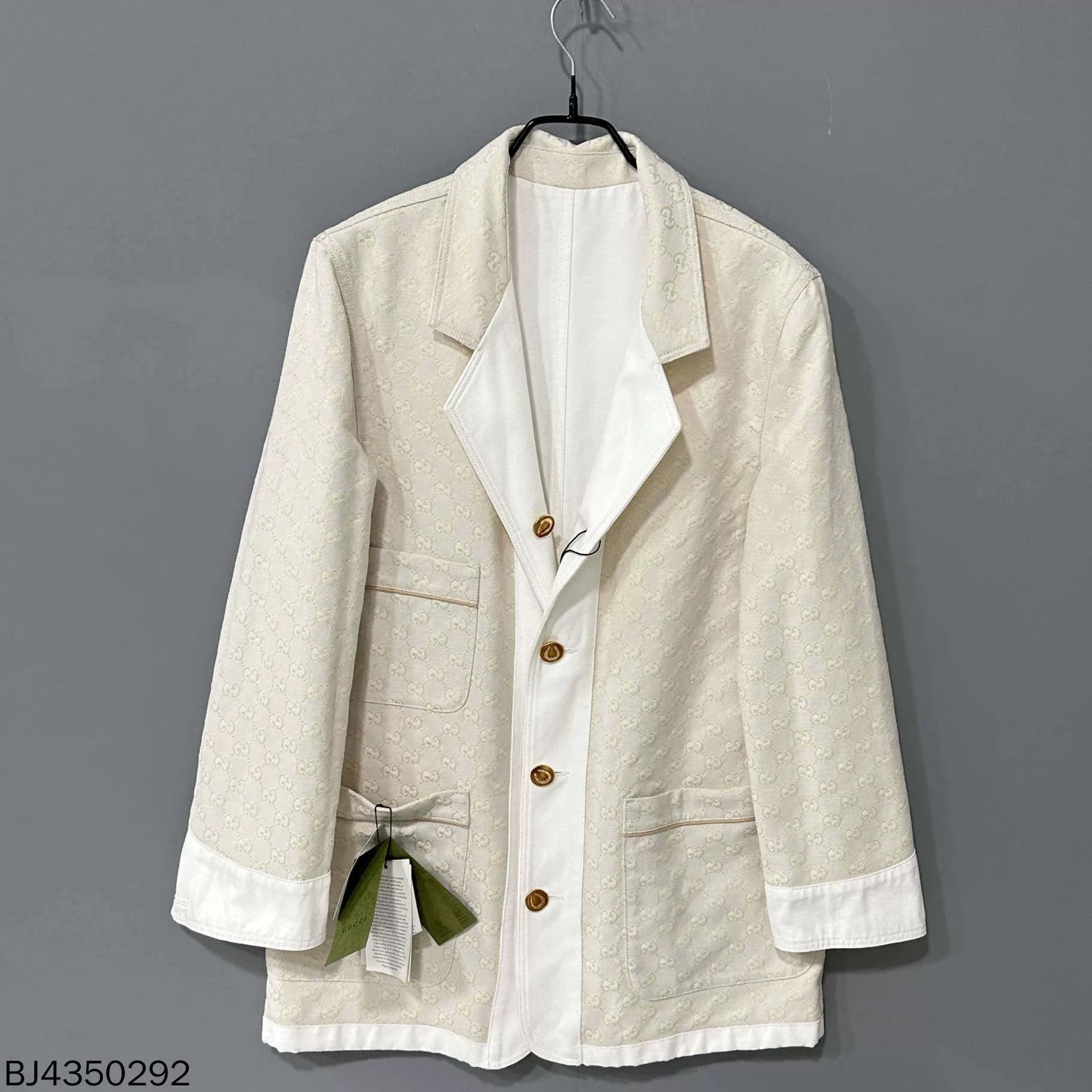 Gucci Gucci Denim Jacket 40 Women Size M / US 6-8 / IT 42-44 - 1 Thumbnail