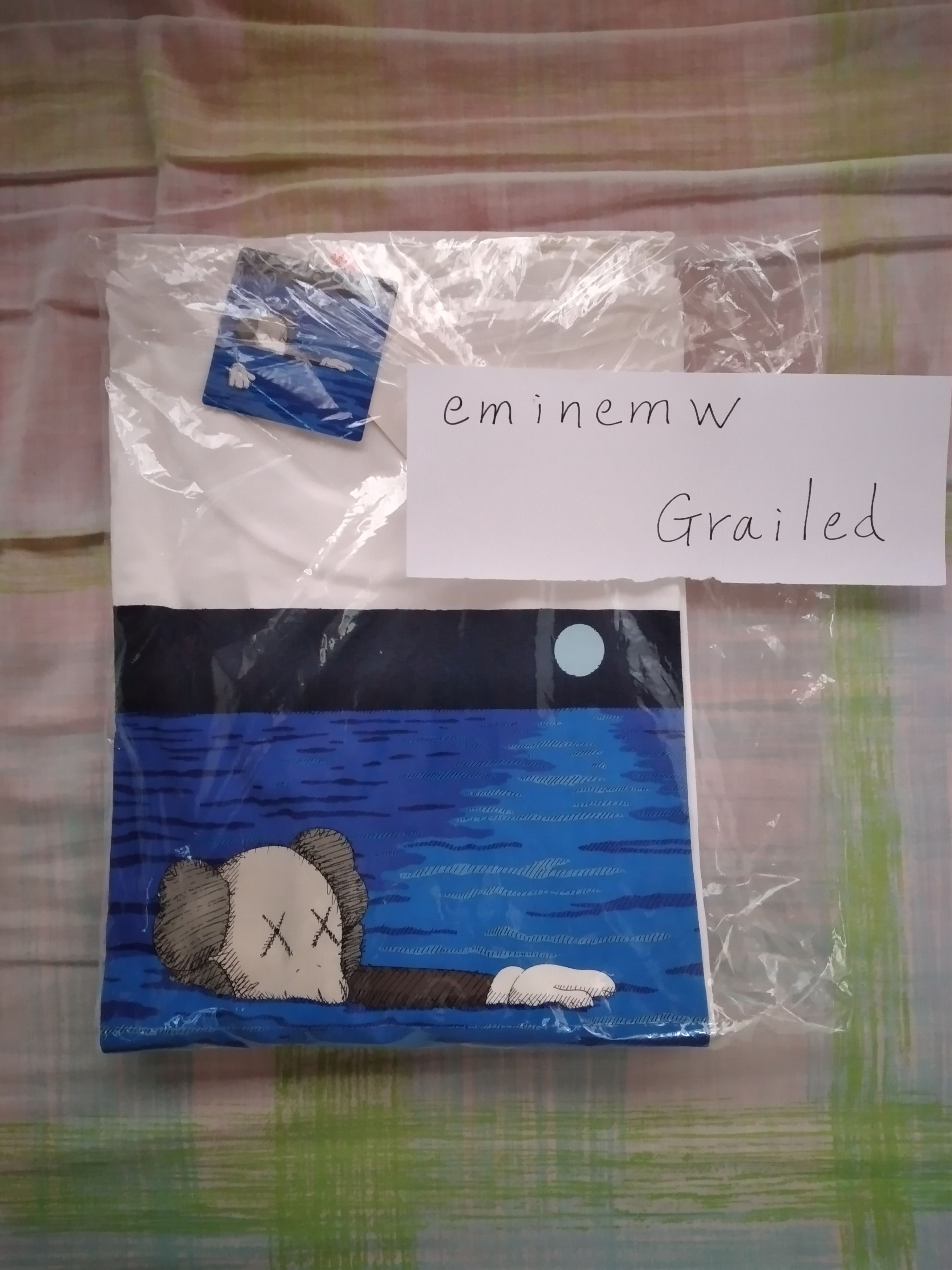 Japanese Brand Uniqlo X KAWS T-Shirt TEE Size US L / EU 52-54 / 3 - 1 Thumbnail