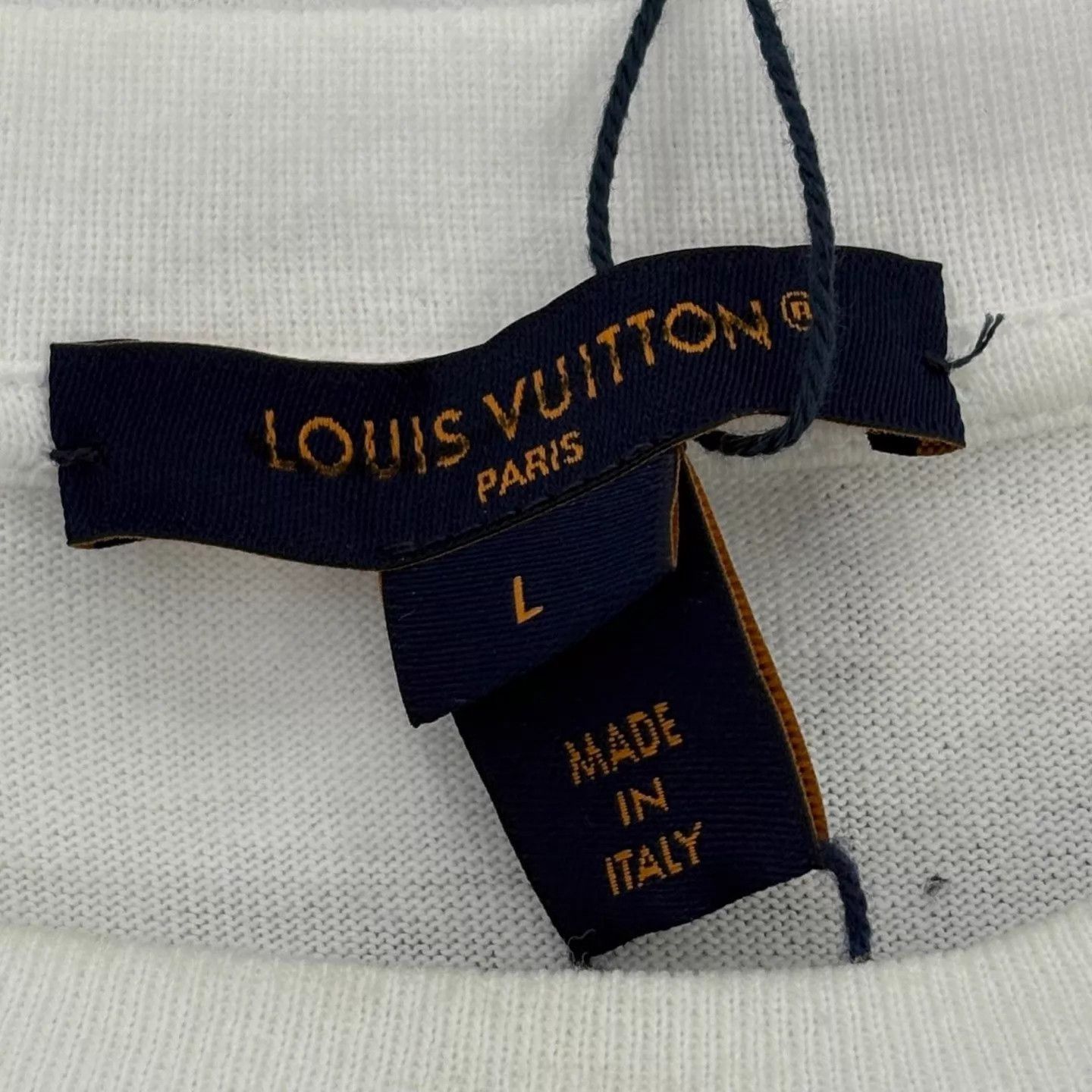 Louis Vuitton White Short Sleeve T-Shirt with Multi-Colored Patch Size US L / EU 52-54 / 3 - 3 Thumbnail