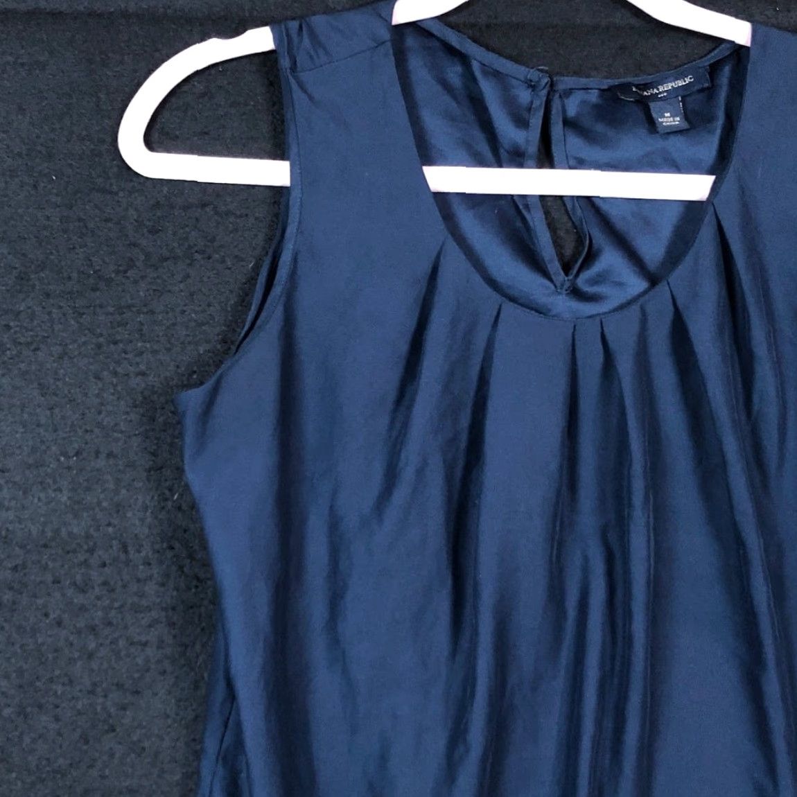 Banana Republic Banana Republic Blouse Womens Sleeveless Blue Pleated Scoop Neck M Lightweight Casual Workwear Shirt Size M / US 6-8 / IT 42-44 - 4 Thumbnail