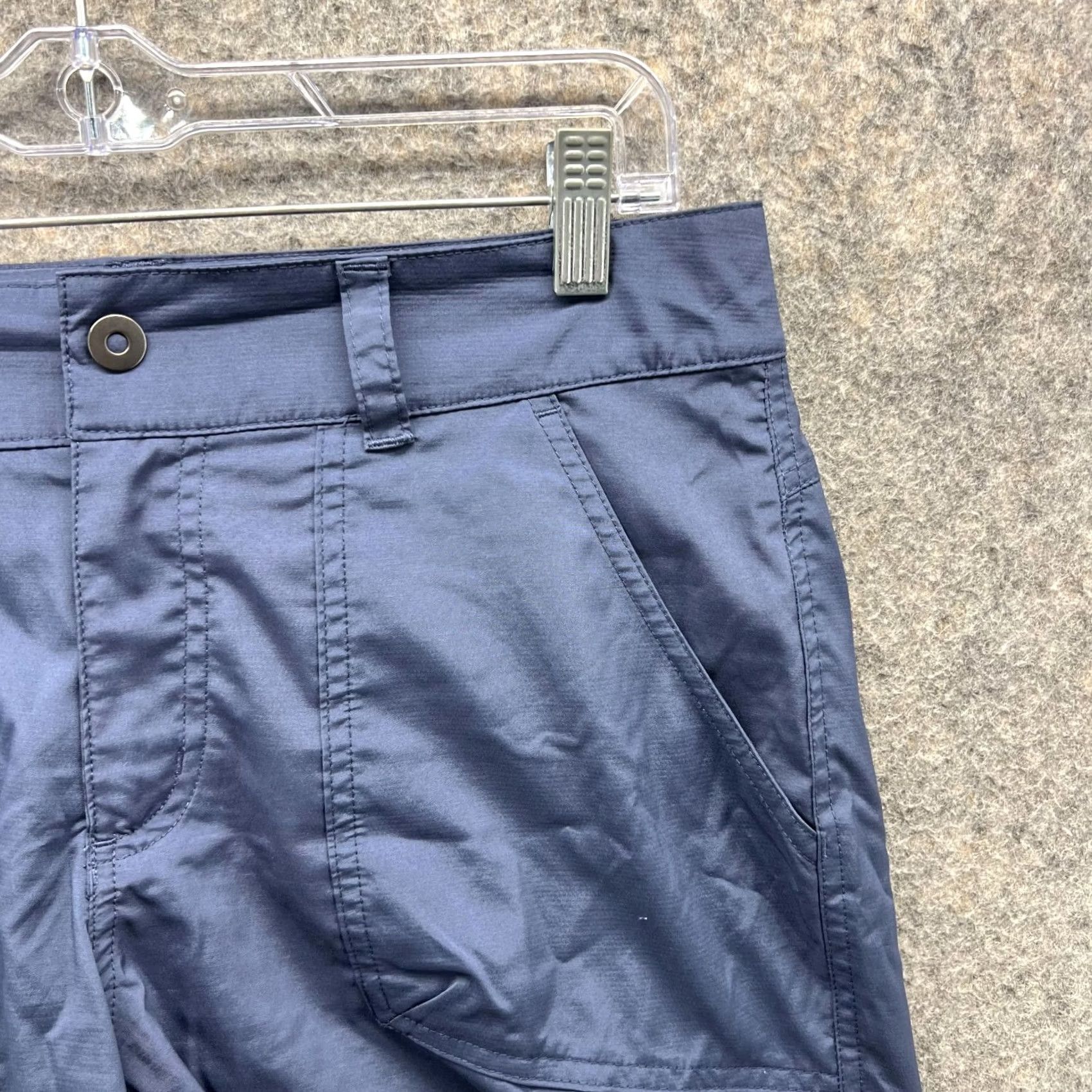 Vintage Columbia Shorts Women 8 Blue Chino Flat Front Nylon Lightweight Pockets 6" Inseam Regular Omni Shield Advanced Repelency Vintage No Size 30" / US 8 / IT 44 - 4 Thumbnail
