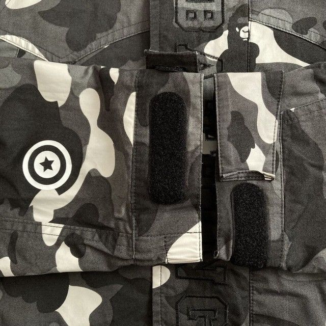 Bape 💫Glow in the dark💫 BAPE City Camo Shark Snowboard Jacket APE Size US L / EU 52-54 / 3 - 7 Thumbnail