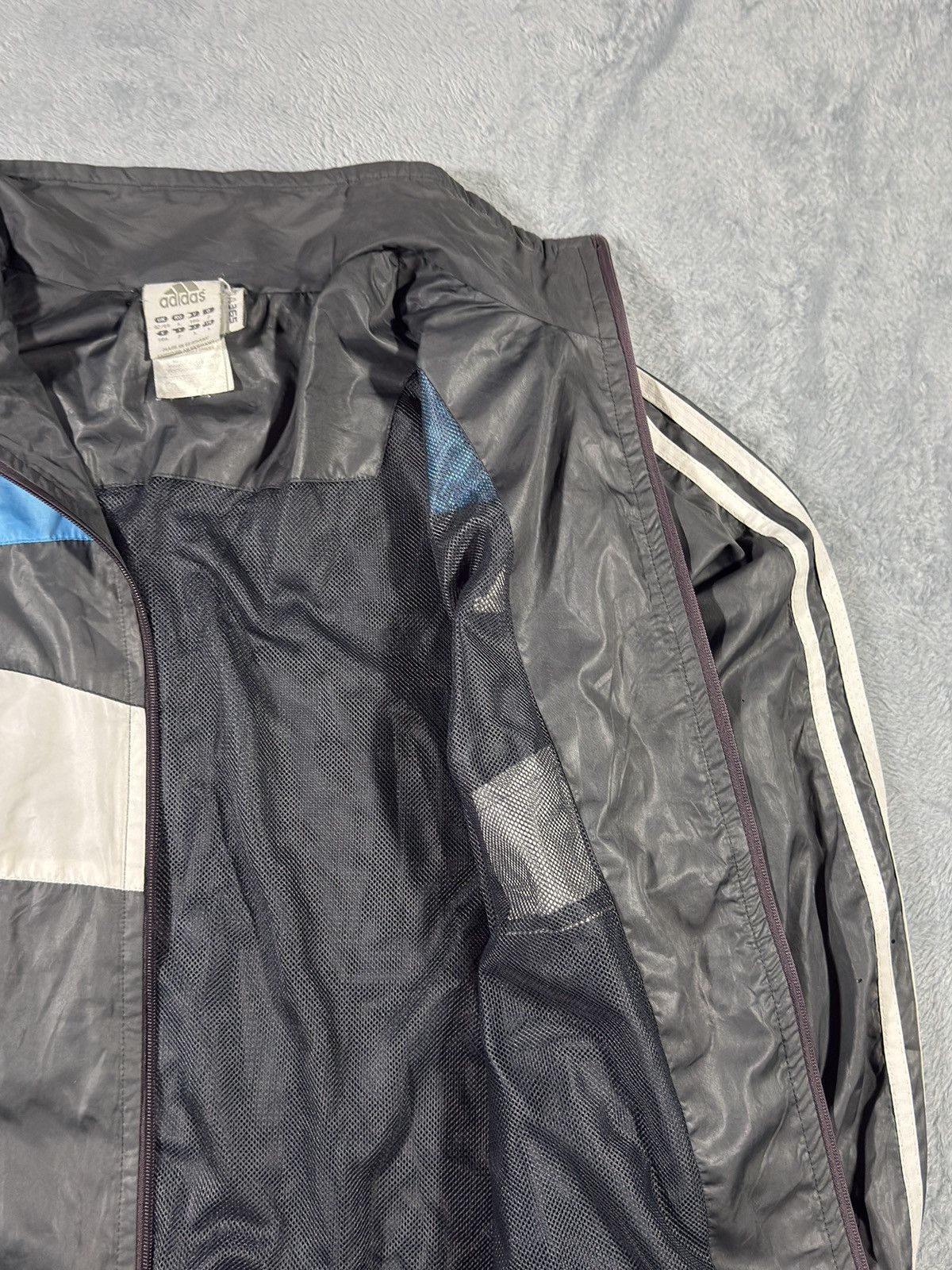 Adidas track jacket Windbreaker Adidas Vintage Retro 90s taglia L Size US L / EU 52-54 / 3 - 5 Thumbnail
