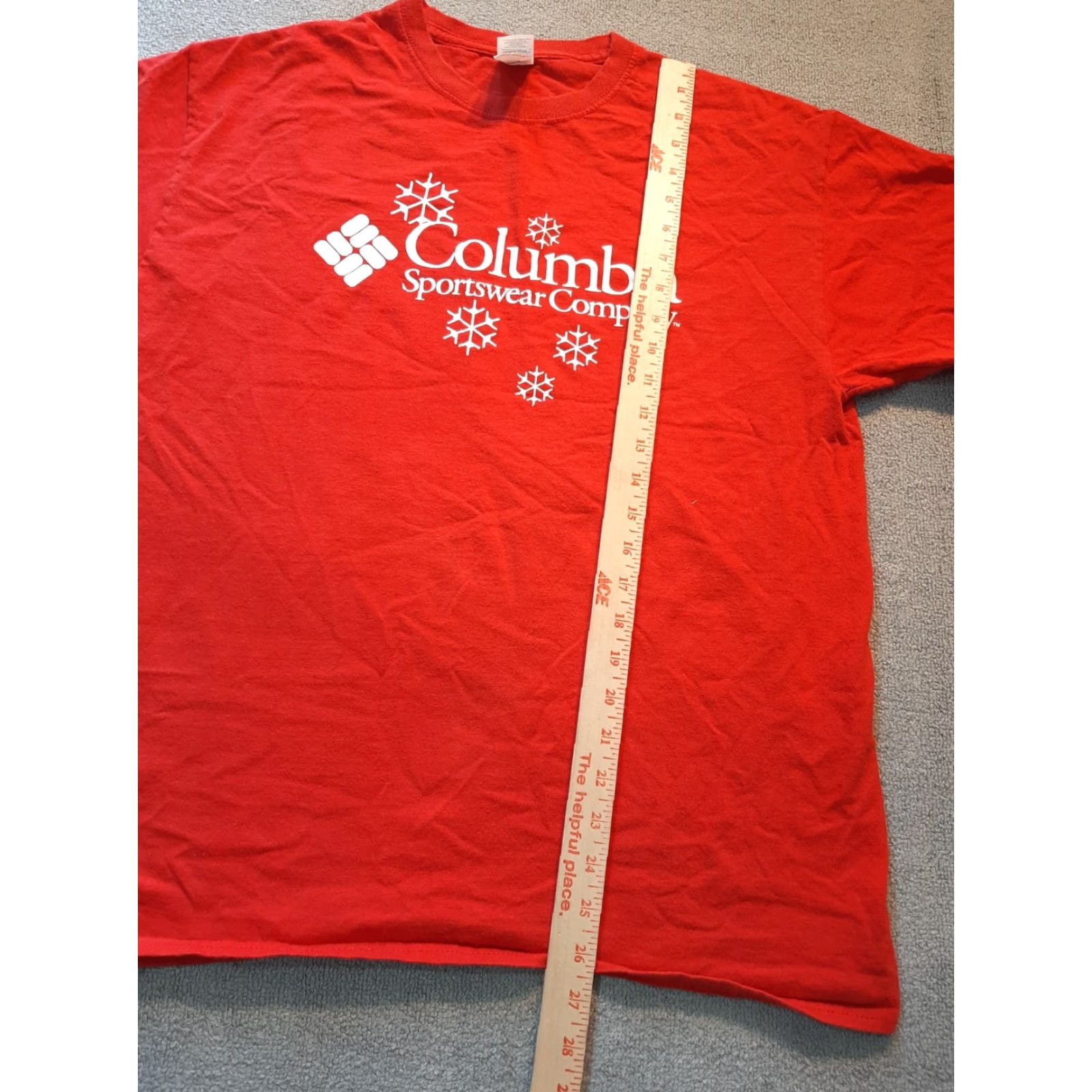 Gildan Columbia Sportswear Staff T-Shirt Mens L Snowflakes Red Christmas Outdoors TOP Size US L / EU 52-54 / 3 - 6 Thumbnail