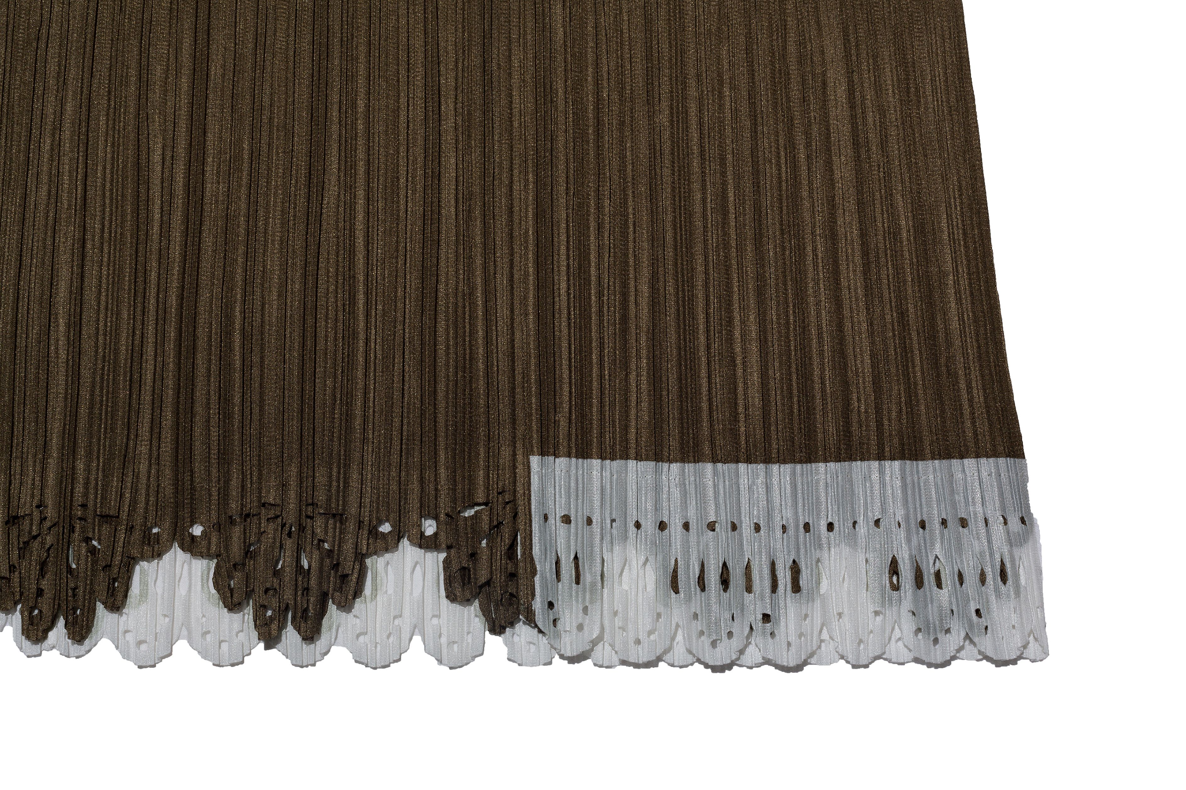 Issey Miyake Lace Tipped Pleated 'C' Box Shawl Size L / US 10 / IT 46 - 7 Thumbnail