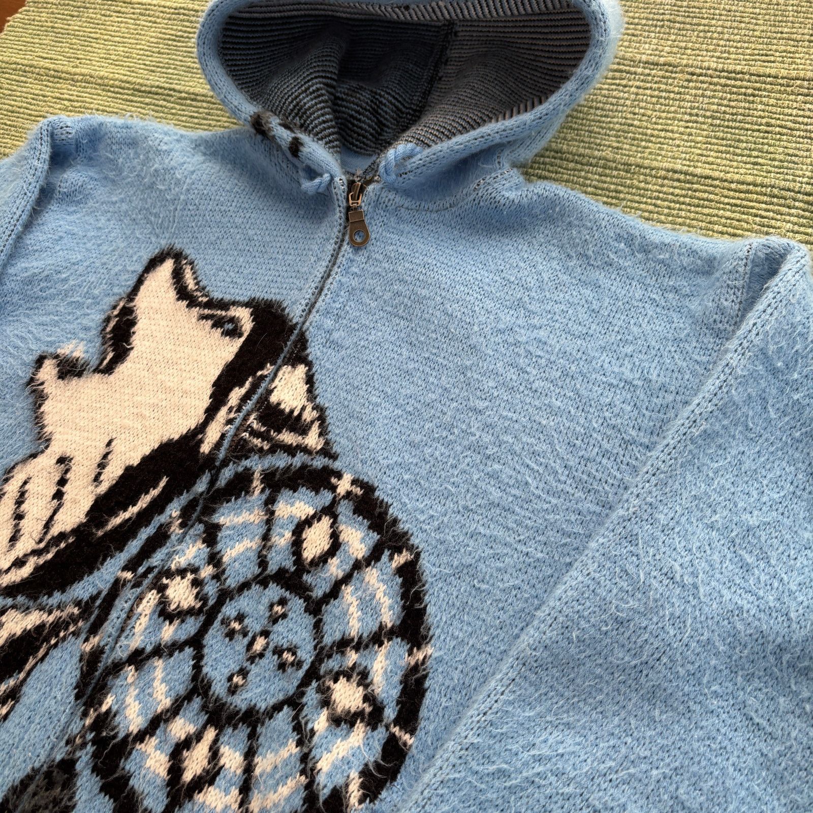 Vintage Vintage Fuzzy Knit Native American Wolf Hoodie Sweater Sz M Size M / US 6-8 / IT 42-44 - 4 Thumbnail