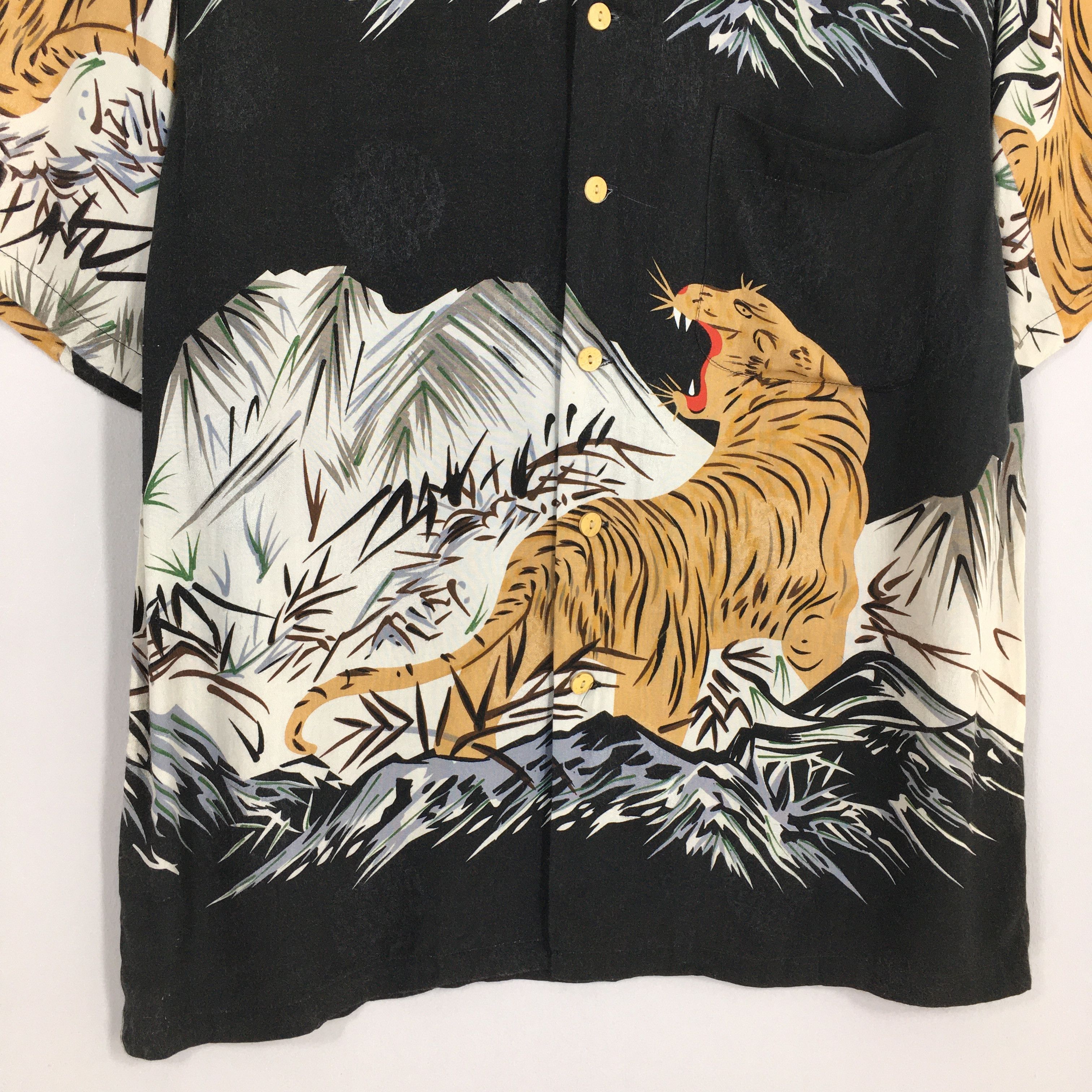 Japanese Brand 90s Houston Jungle Tiger Roar Aloha Hawaii Rayon Shirt Size US L / EU 52-54 / 3 - 4 Thumbnail