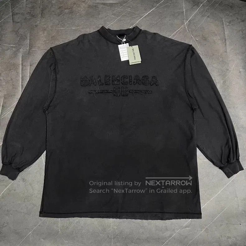 Balenciaga Balenciaga SS25 Distressed Logo Longsleeve. Size US S / EU 44-46 / 1 - 1 Thumbnail