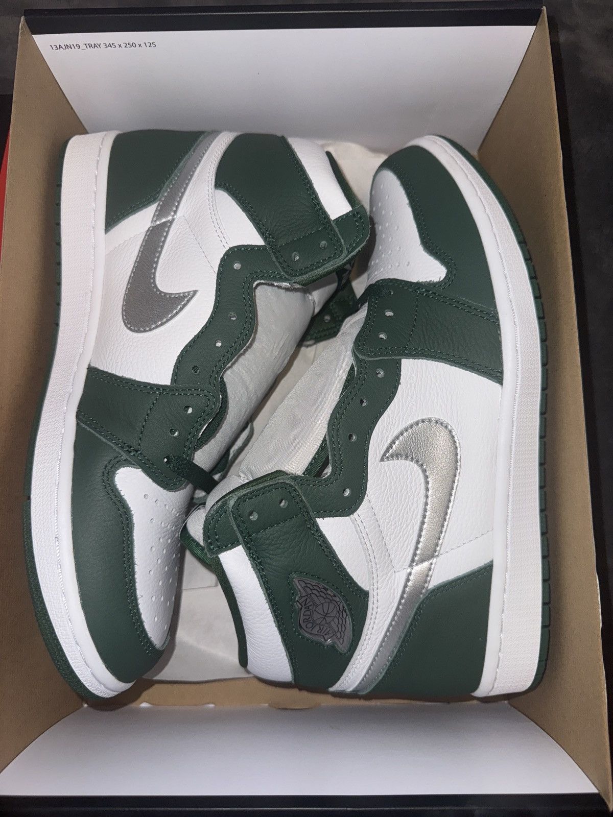 Jordan Brand Jordan 1 Retro High OG Gorge Green Size US 11 / EU 44 - 1 Thumbnail