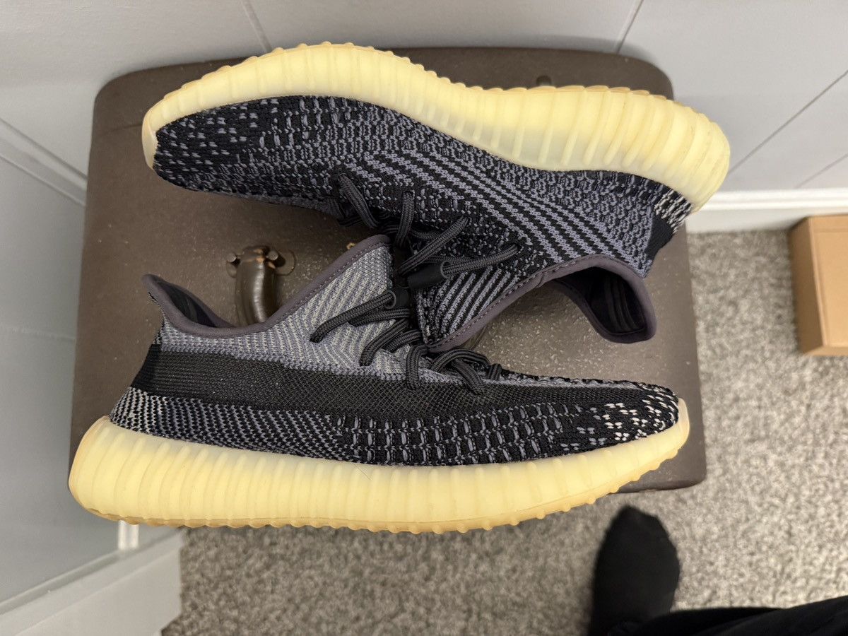 Yeezy Yeezy 350v2 Boost Carbon Size US 7 / EU 40 - 1 Thumbnail