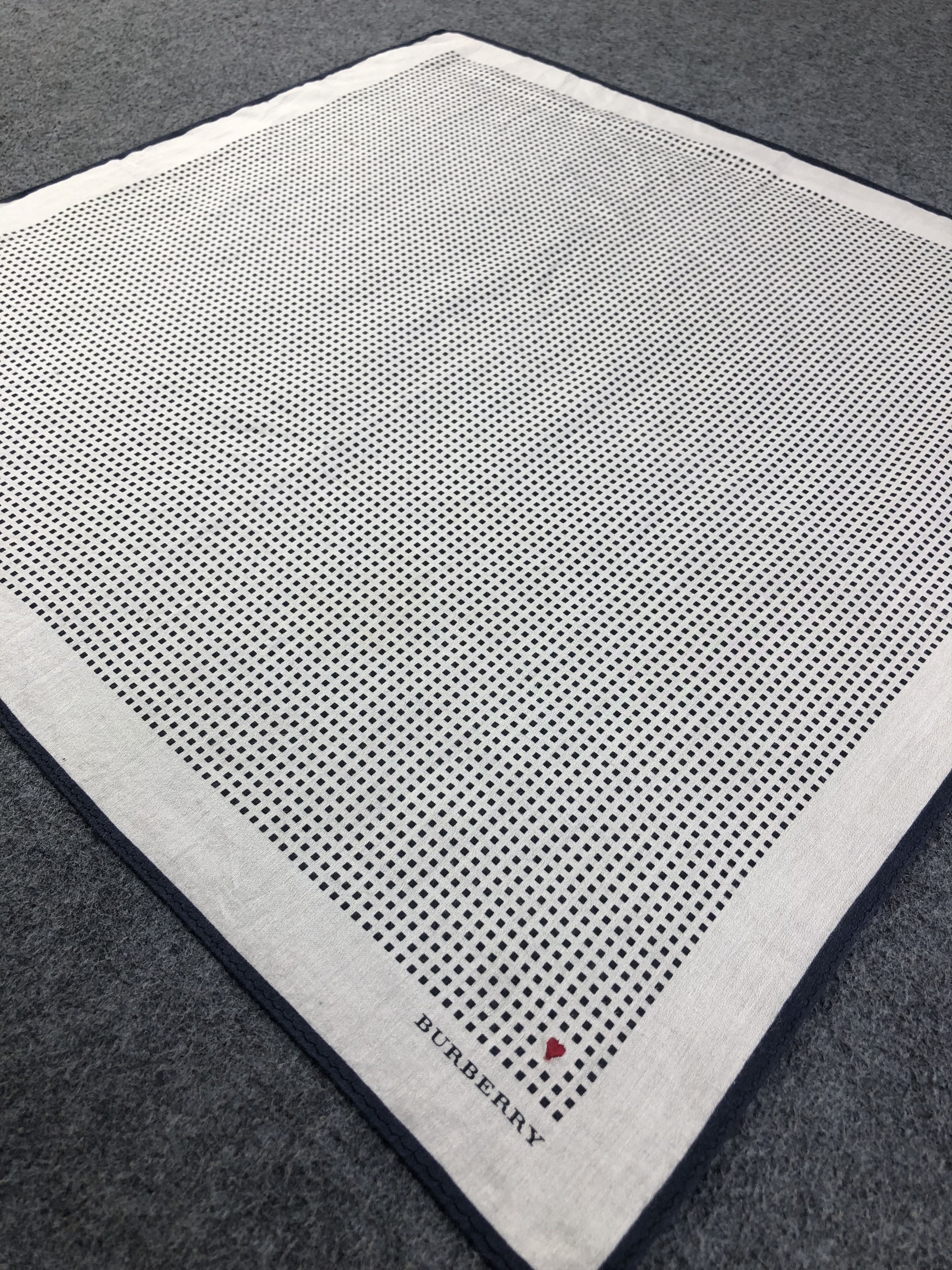 Burberry Burberry Handkerchief / Bandana / Neckerchief Size ONE SIZE - 4 Thumbnail