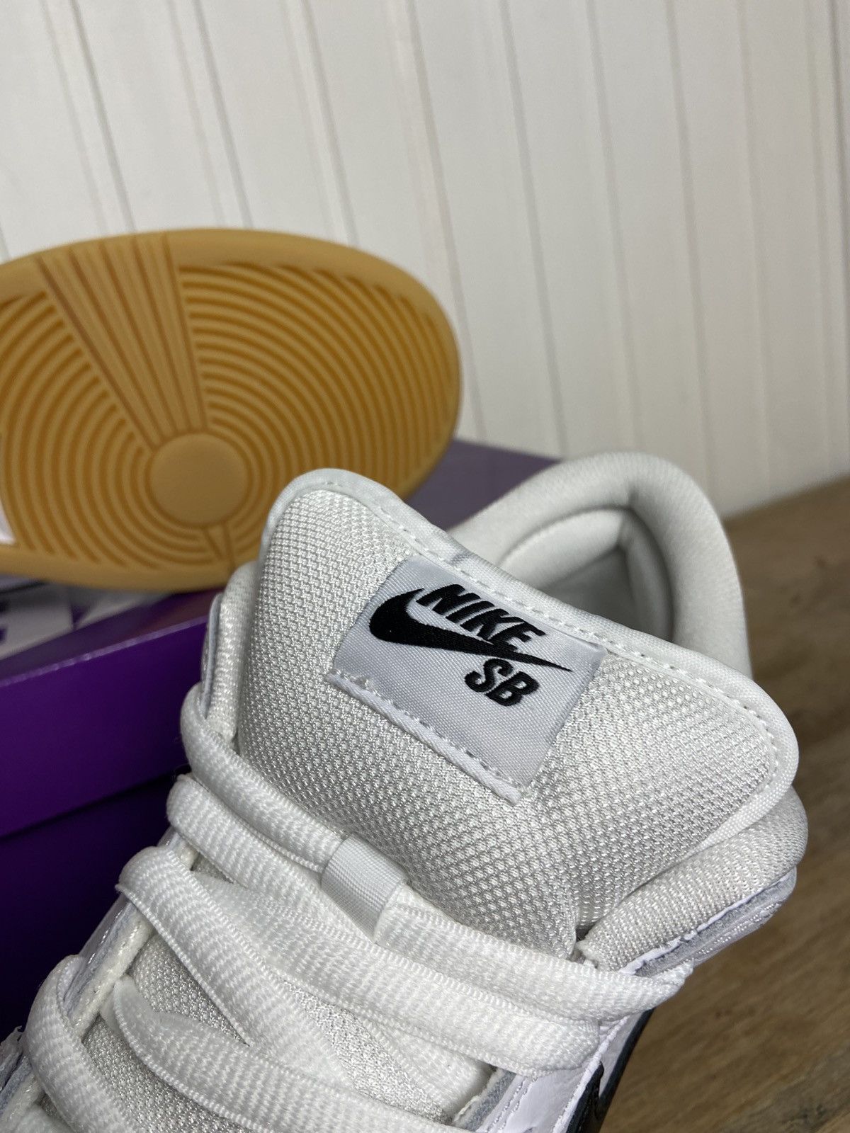 Nike New Nike SB Dunk Low Pro "White Gum" authentic Size 10,5US Size US 10.5 / EU 43-44 - 12 Thumbnail