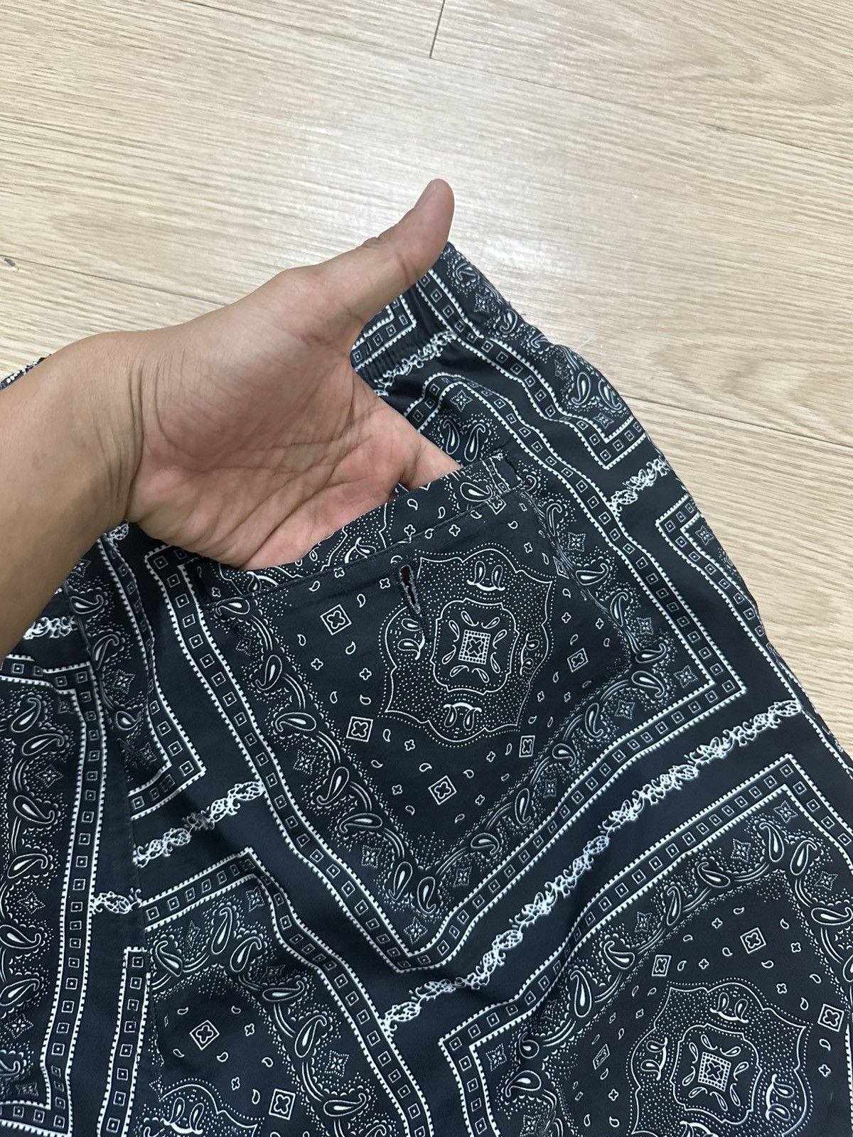 Designer Rare And Beautiful United Aviation Bandana Paisley Shorts Size US 30 / EU 46 - 7 Thumbnail