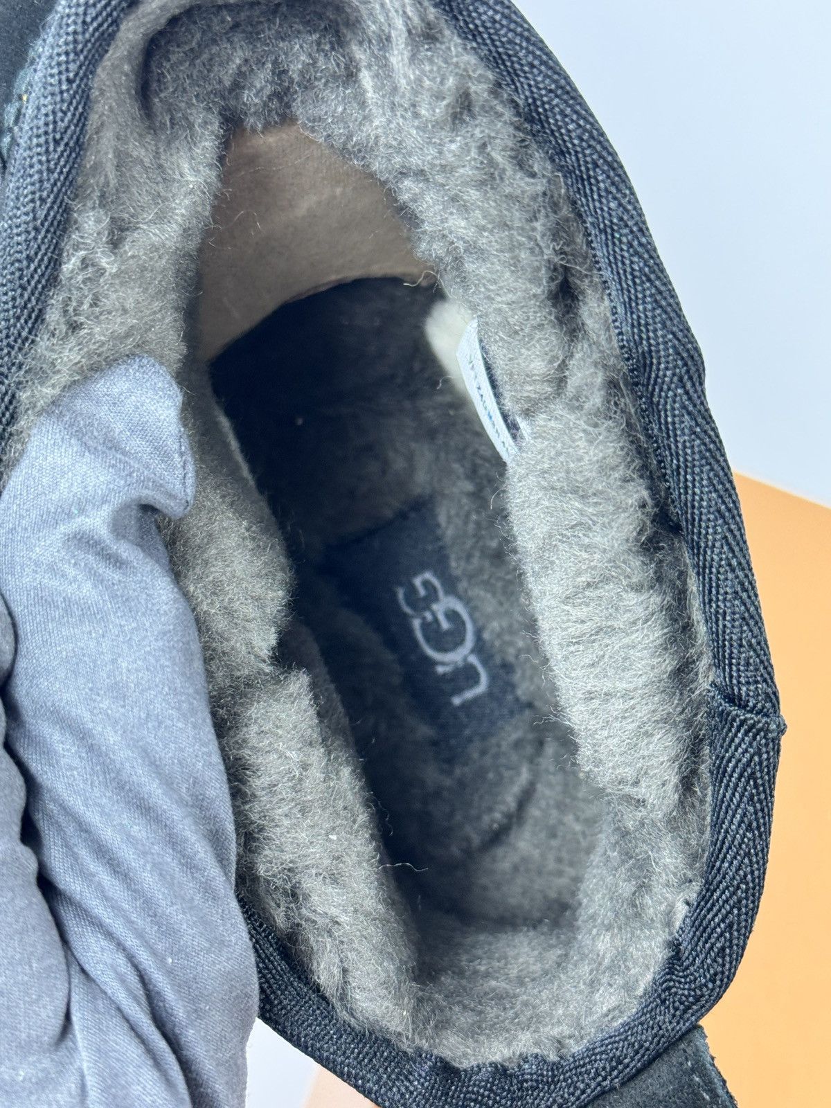 Palace × Ugg LOONEY TUNES UGGS Size US 10 / EU 43 - 9 Thumbnail