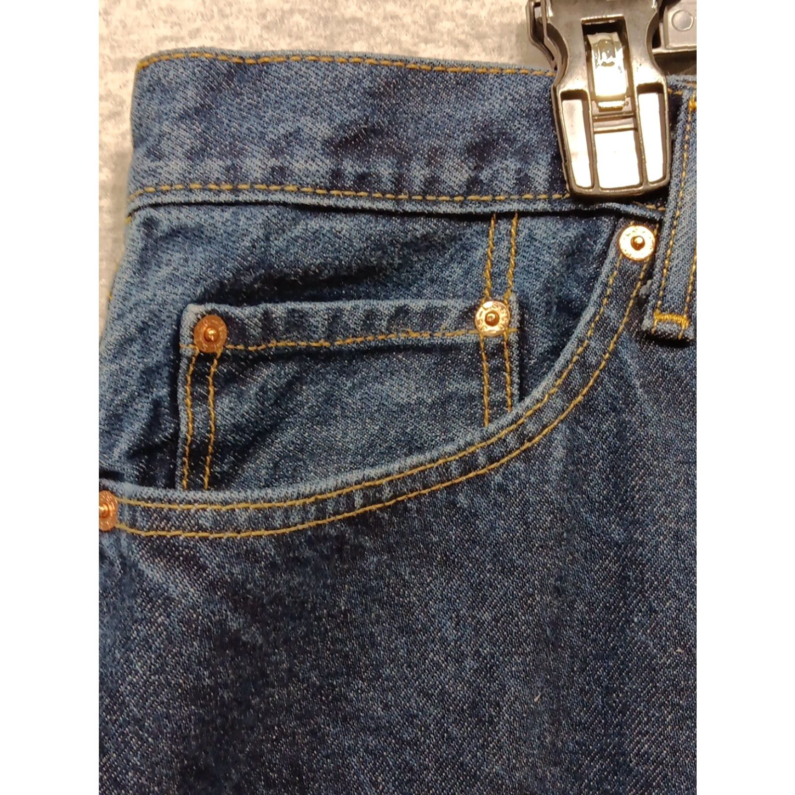 Levi's Levi's Jeans 505 Straight Men's 40x34 Dark Blue Denim 5-Pocket Logo EUC Size US 40 / EU 56 - 3 Thumbnail