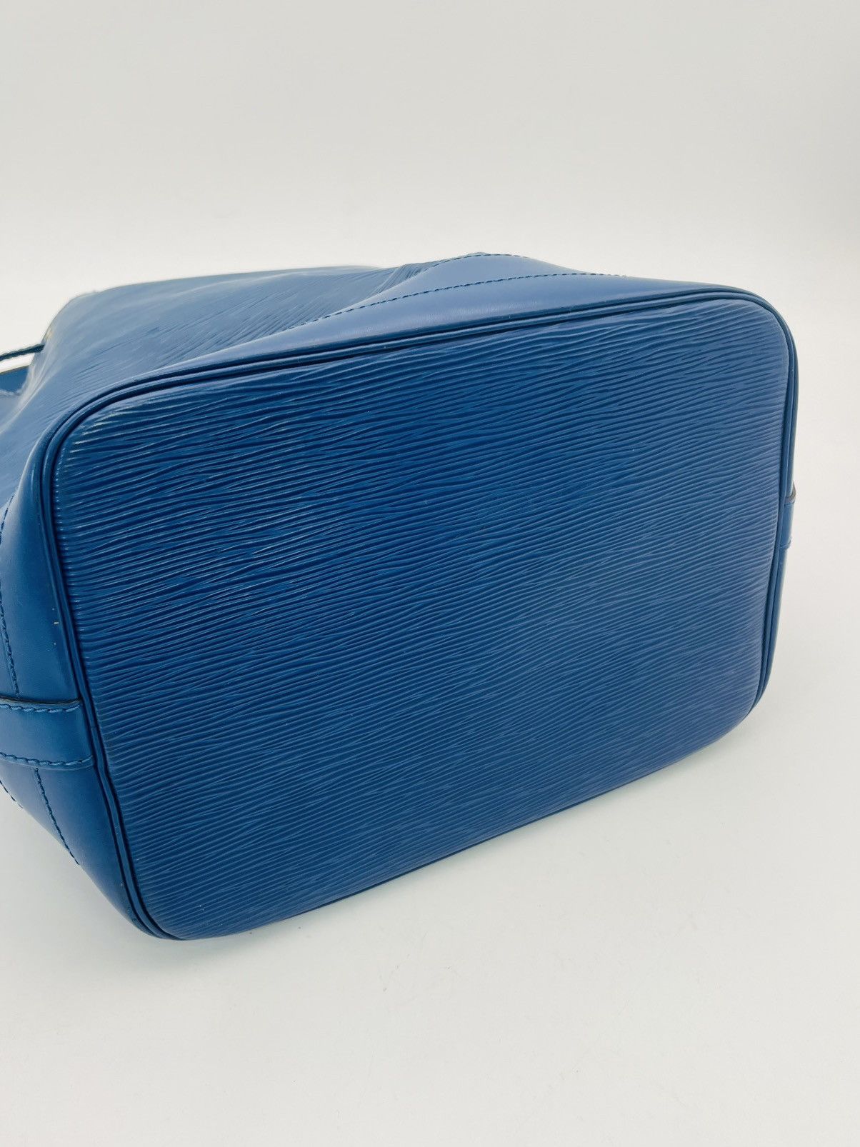 Louis Vuitton Louis Vuitton epi noe Shoulder bag blue Leather Size ONE SIZE - 8 Thumbnail