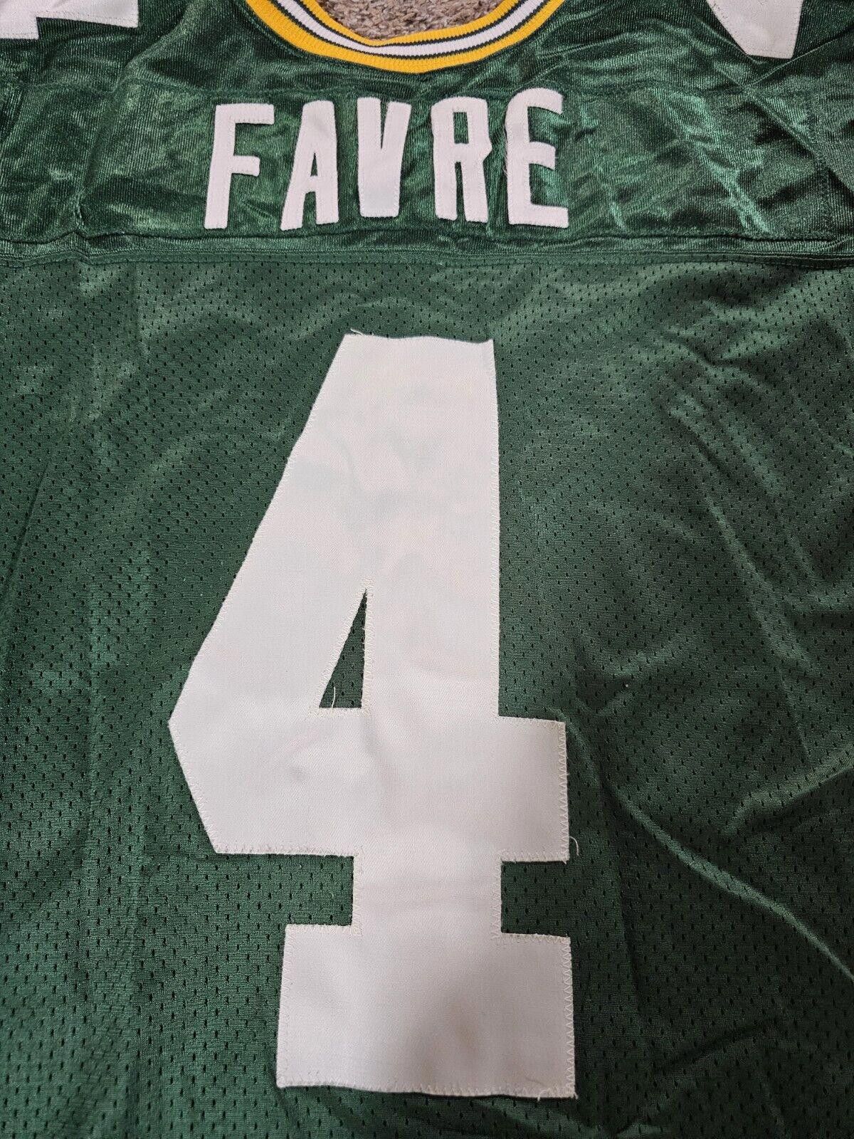 Wilson Wilson Packers Brett Favre NFL Football Jersey #4 Green XL50 Size US XL / EU 56 / 4 - 9 Thumbnail